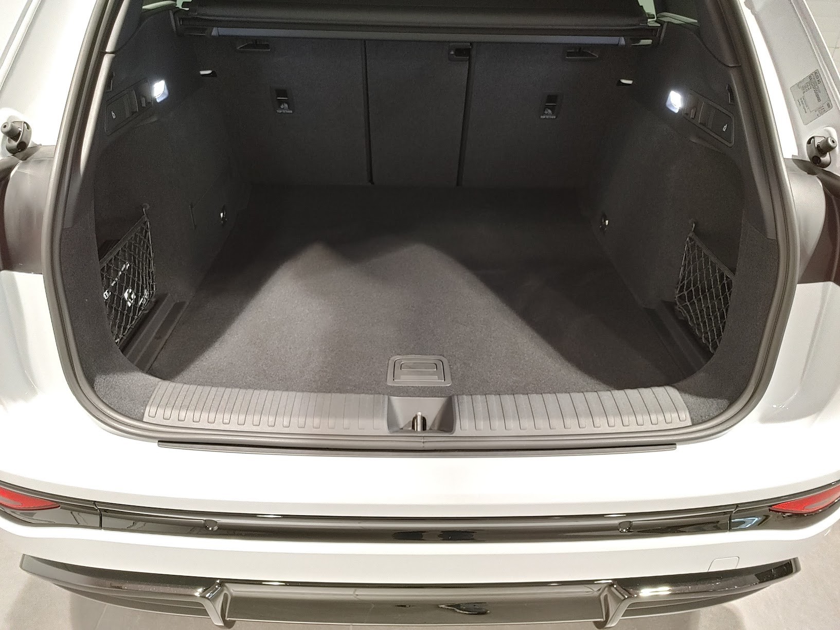 AUDI Q6 e-tron quattro-image-12