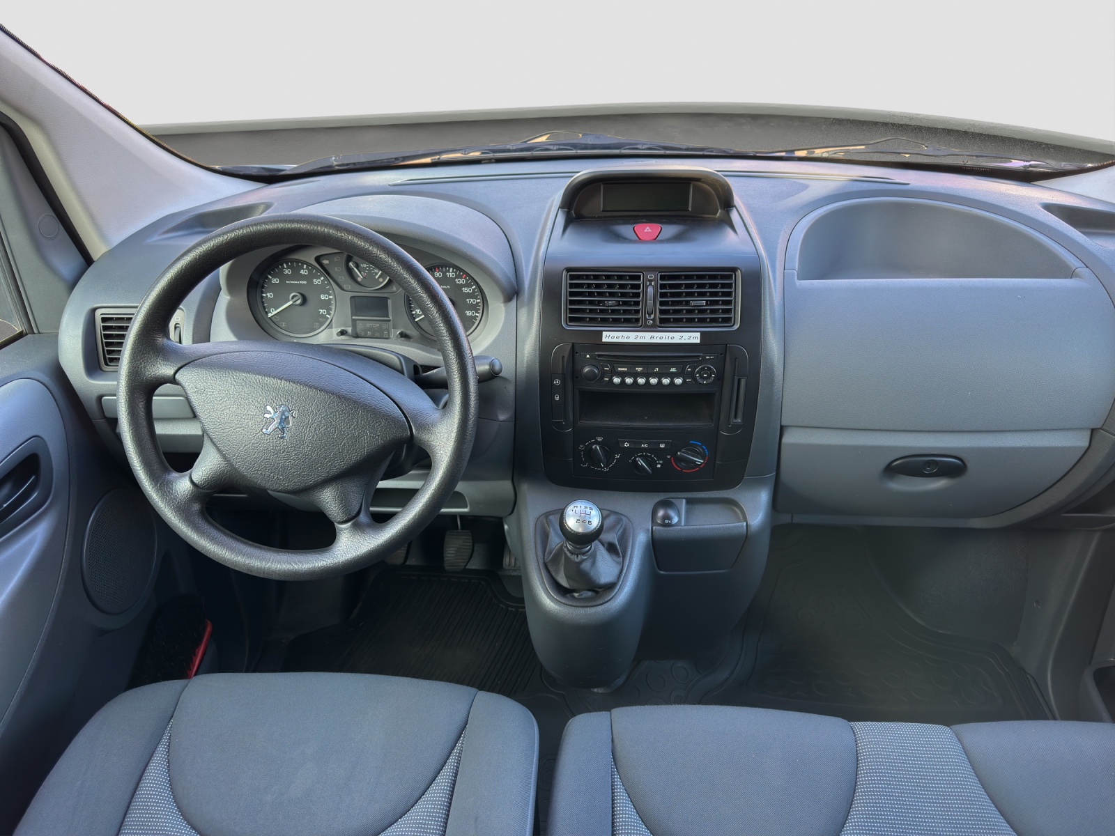 PEUGEOT Expert Tepee 2.0 HDi Confort L1-image-10