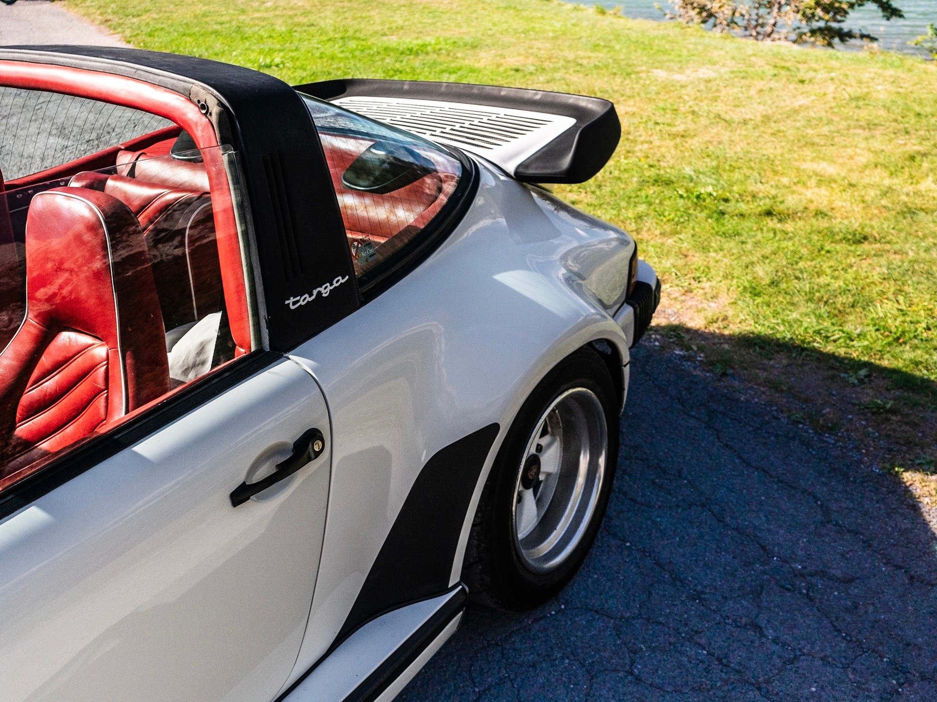 PORSCHE 911 S Targa-image-8