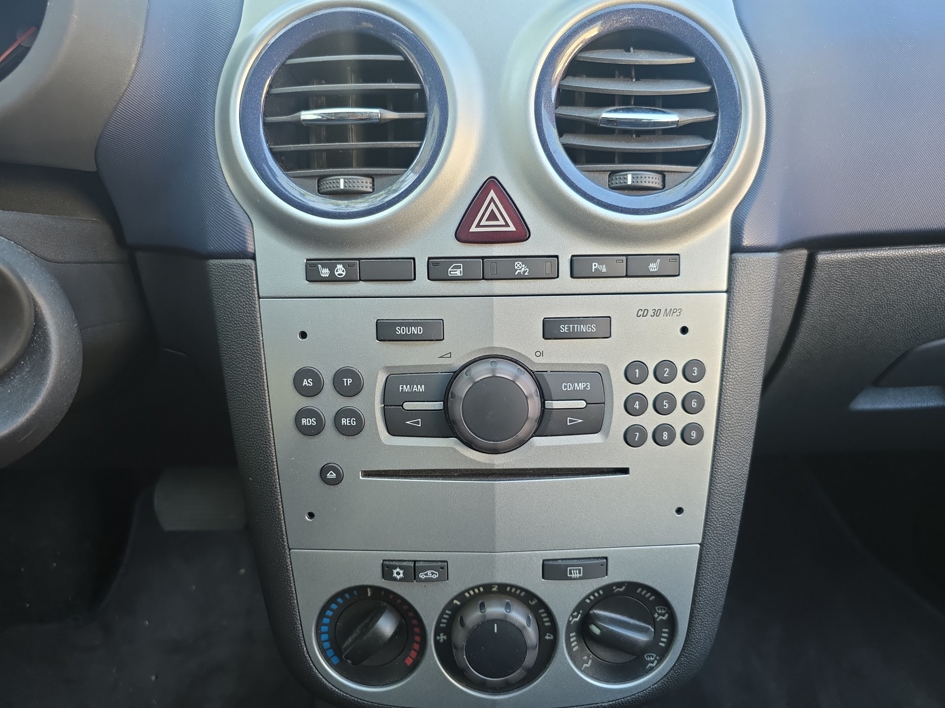 OPEL Corsa 1.4 TP Anniversary Automatic-image-12