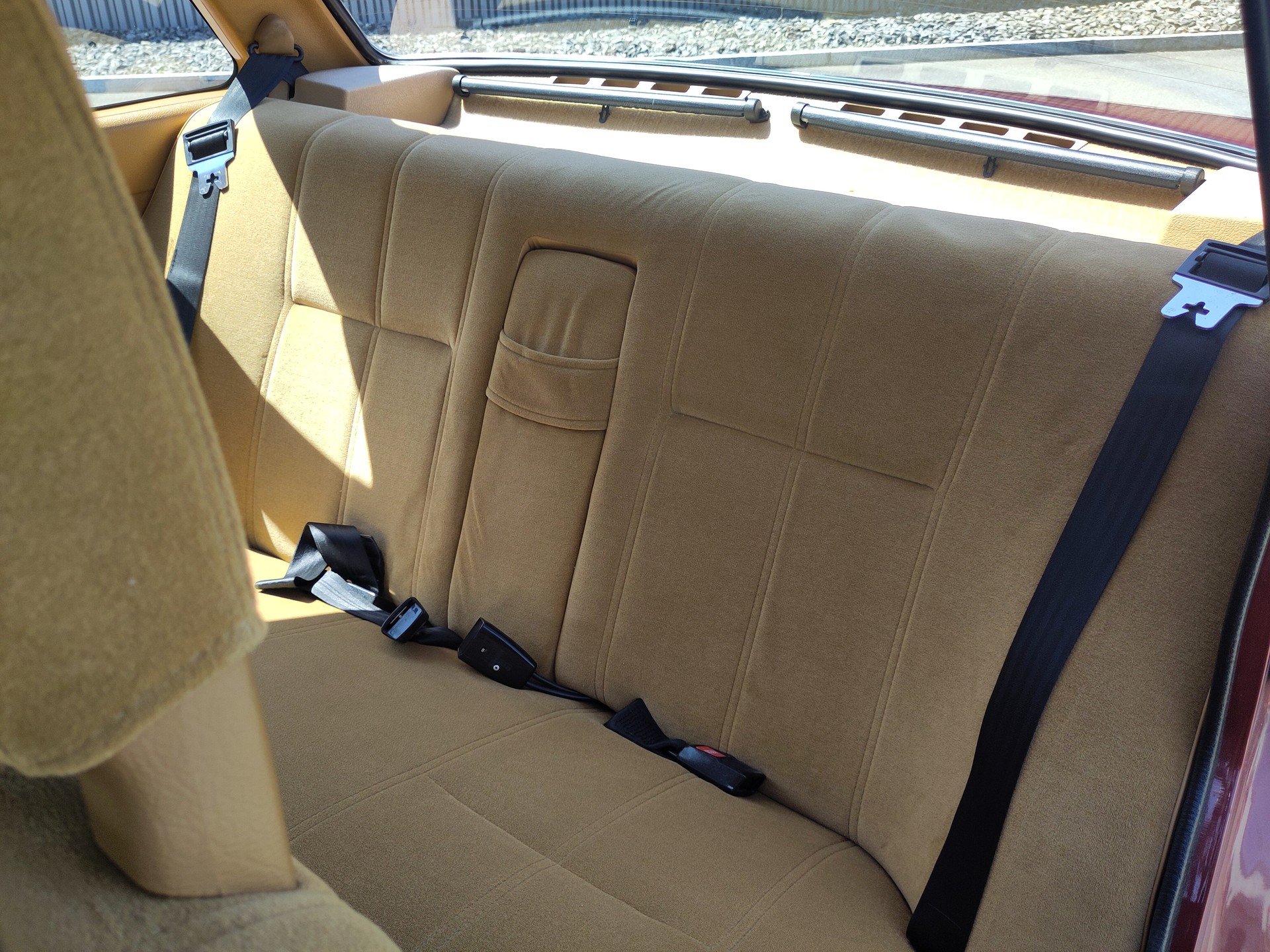 VOLVO 240 2.3 GL-image-13