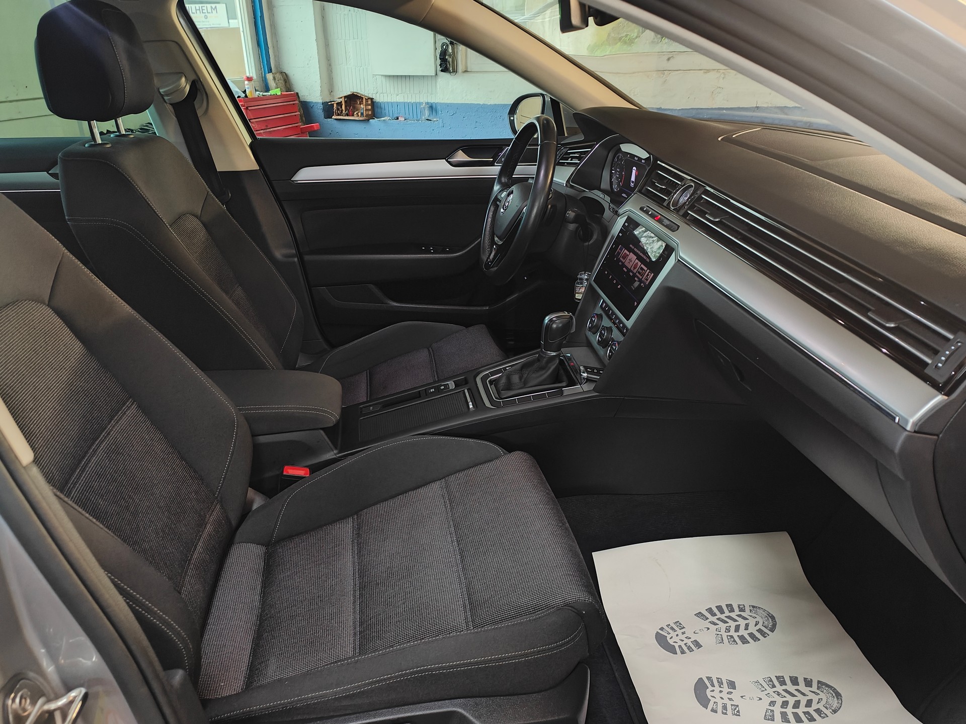 VW Passat Variant 2.0 TDI BMT Comfortline DSG 4Motion-image-18