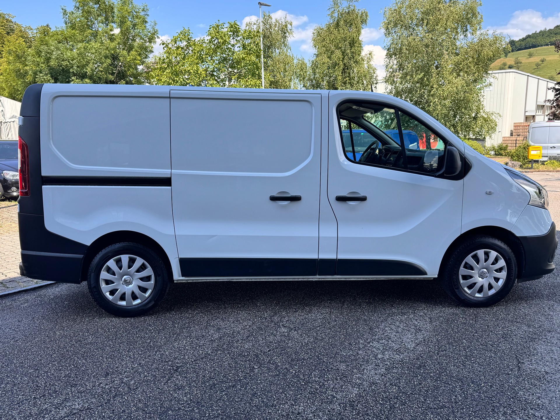 RENAULT Trafic 2.0 Energy dCi 120 3.0t Business L1H1-showroom-element-1
