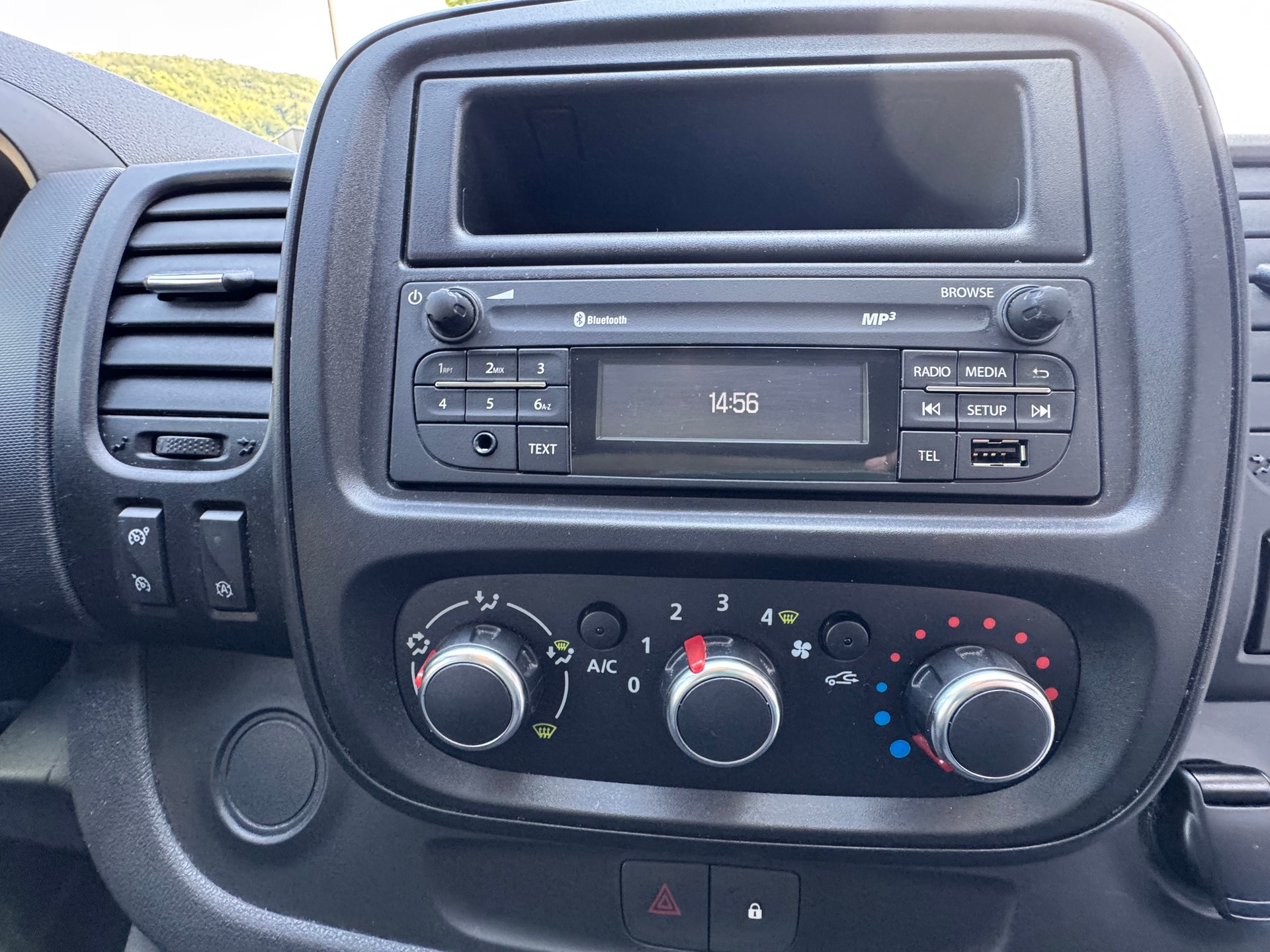 RENAULT Trafic 2.0 Energy dCi 120 3.0t Business L1H1-image-11