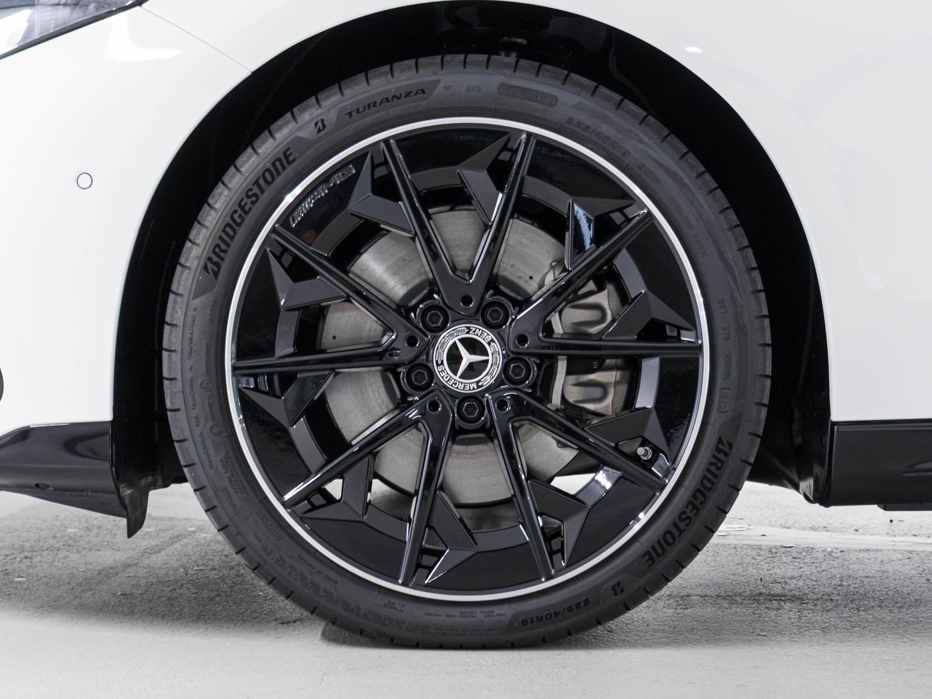 MERCEDES-BENZ CLA 350 4MATIC-image-13