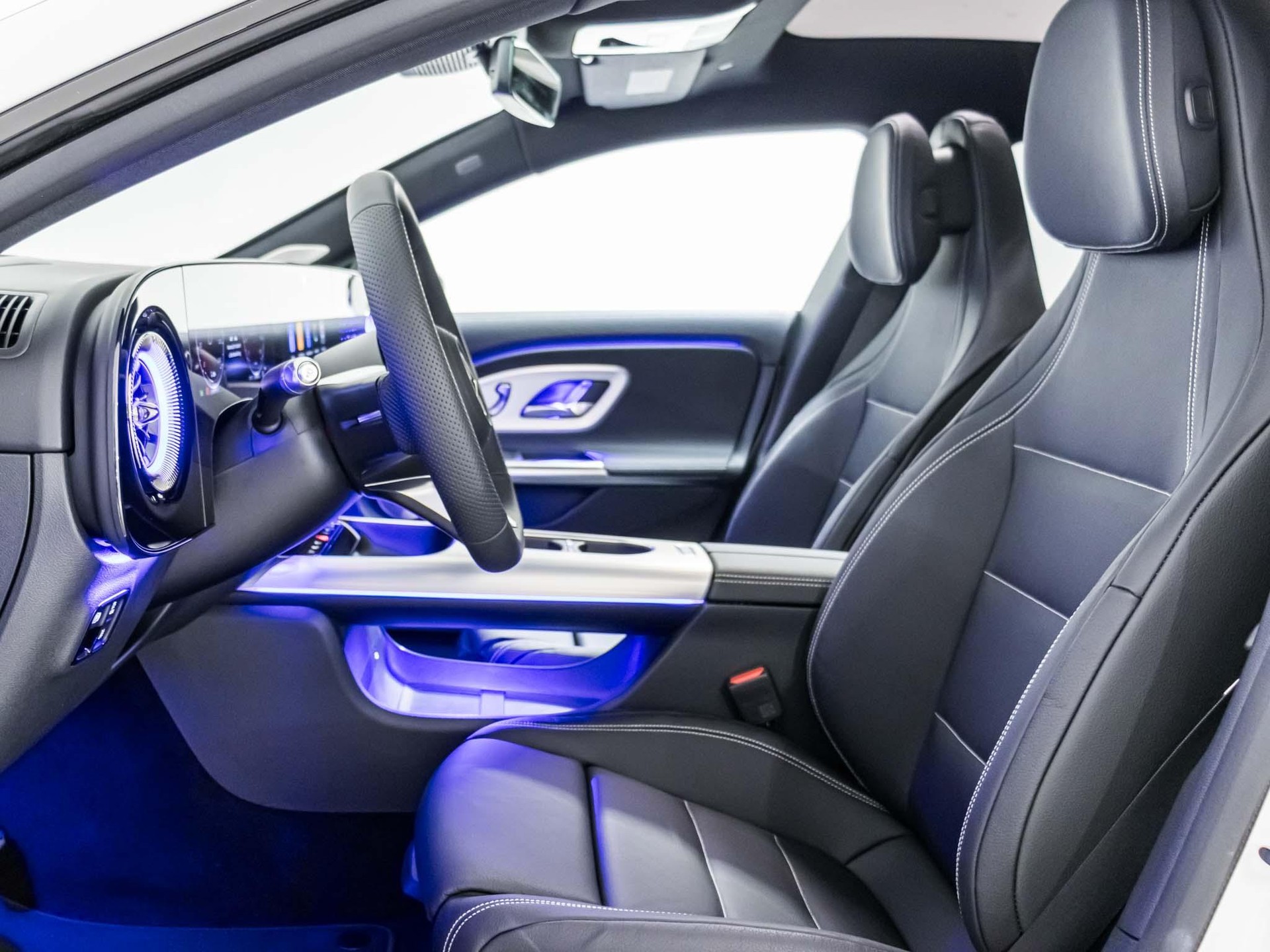 MERCEDES-BENZ CLA 350 4MATIC-image-6