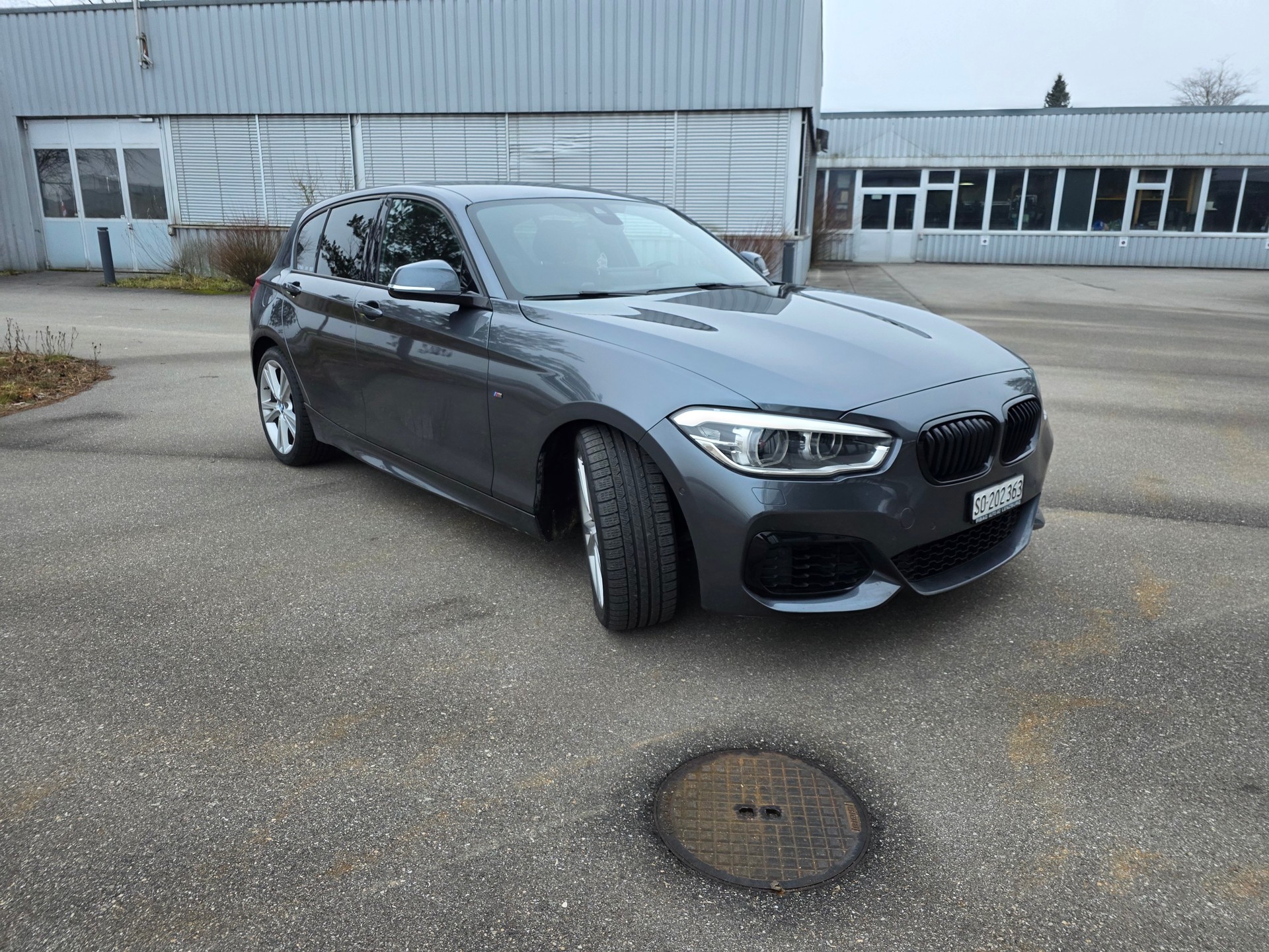 BMW M135i xDrive M-Performance Steptronic Carplay-image-1