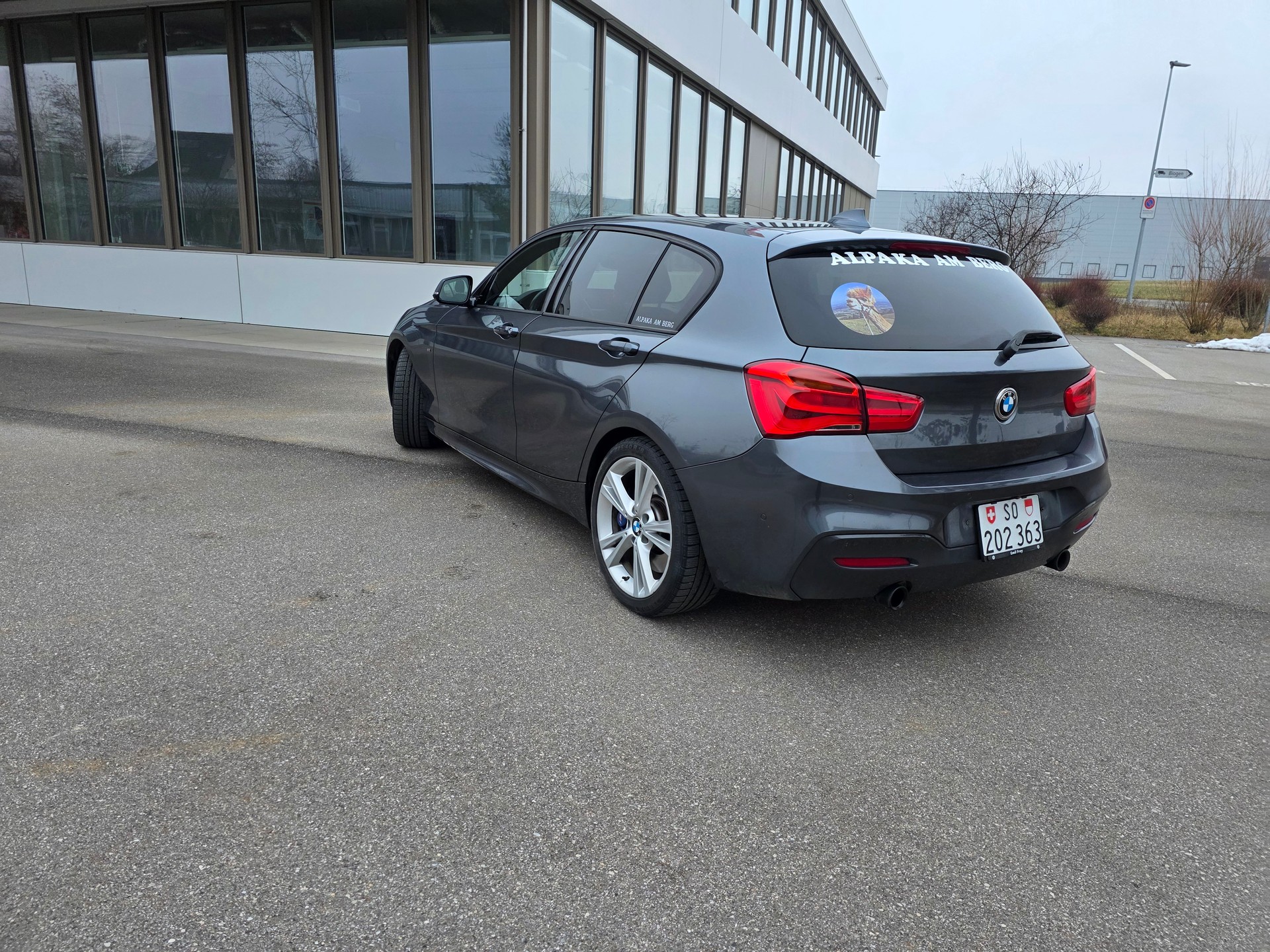 BMW M135i xDrive M-Performance Steptronic Carplay-image-3
