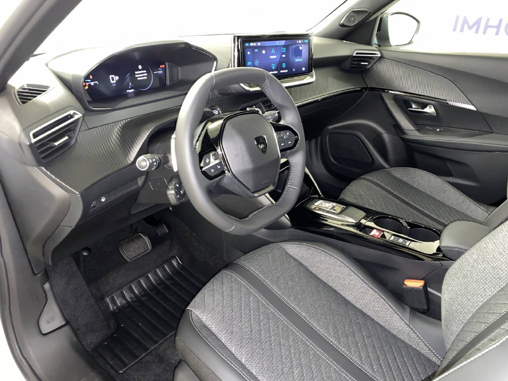 PEUGEOT 2008 1.2 Hybrid Allure Premium-image-15