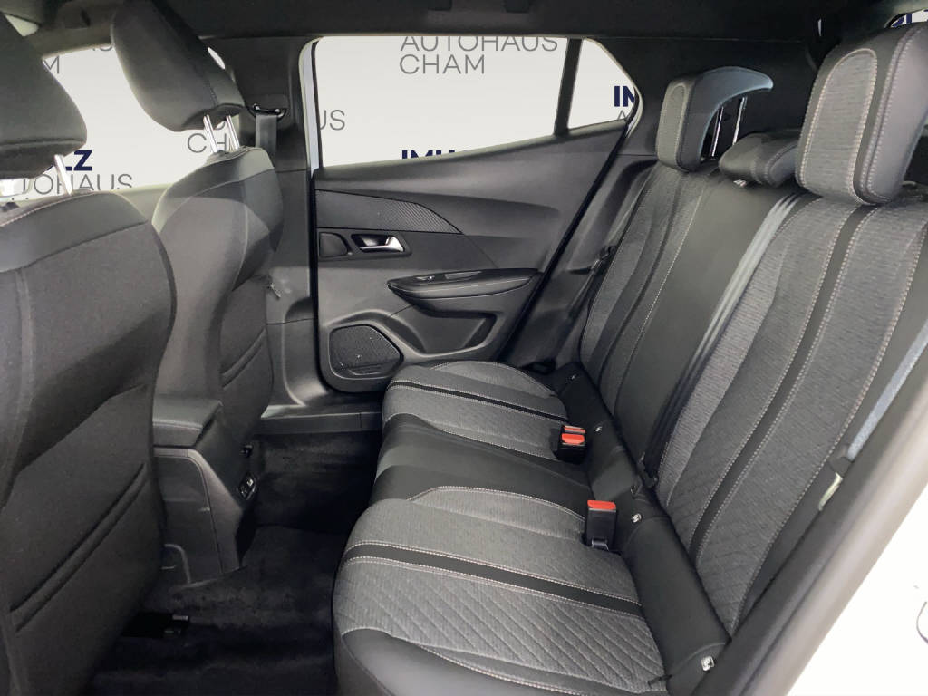 PEUGEOT 2008 1.2 Hybrid Allure Premium-image-12
