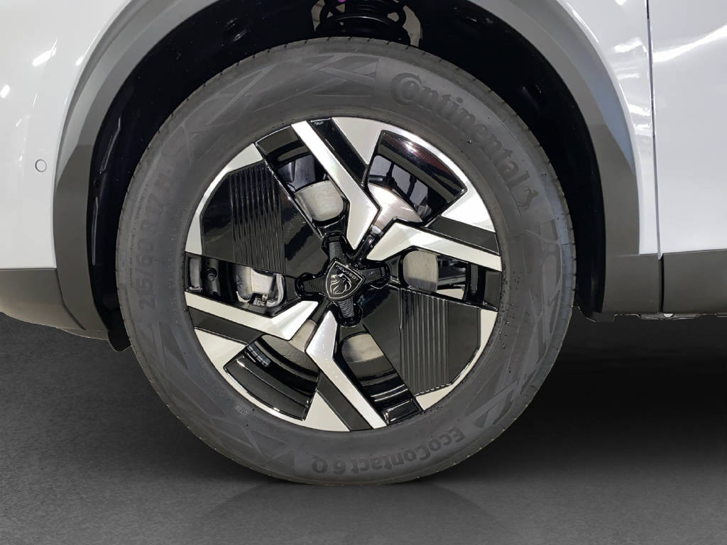PEUGEOT 2008 1.2 Hybrid Allure Premium-image-14