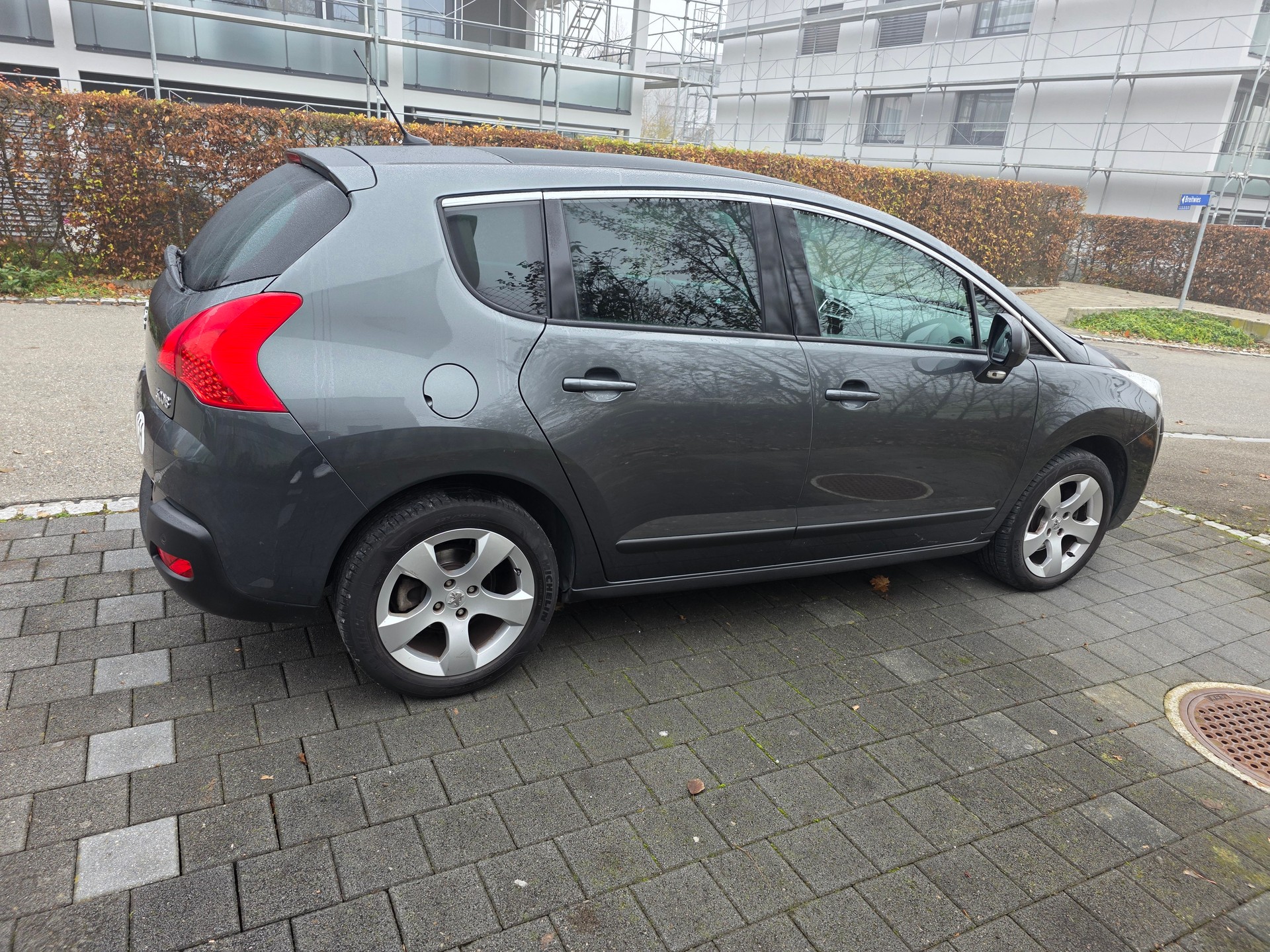 PEUGEOT 3008 2.0 HDI Business-image-3