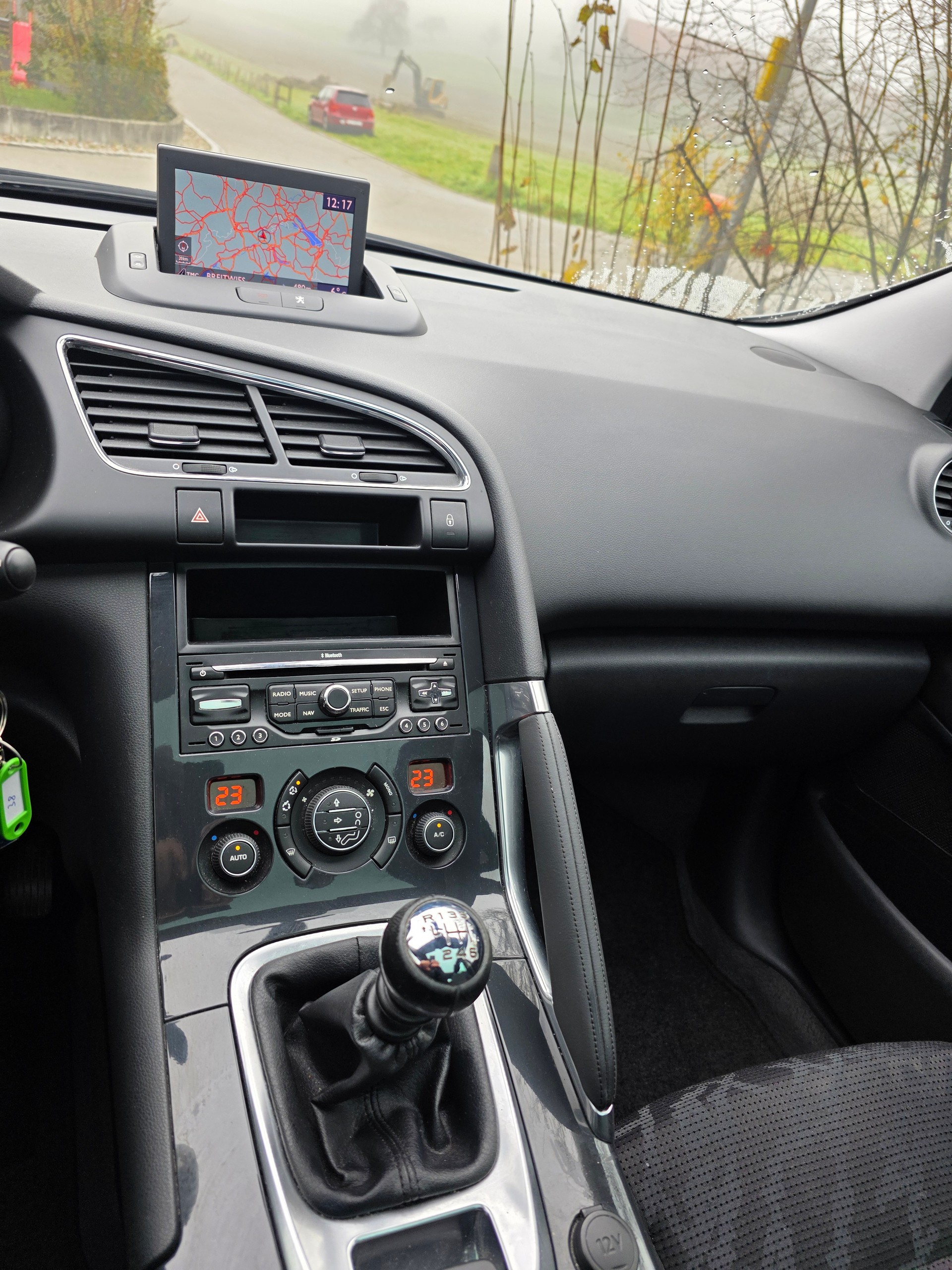 PEUGEOT 3008 2.0 HDI Business-image-12