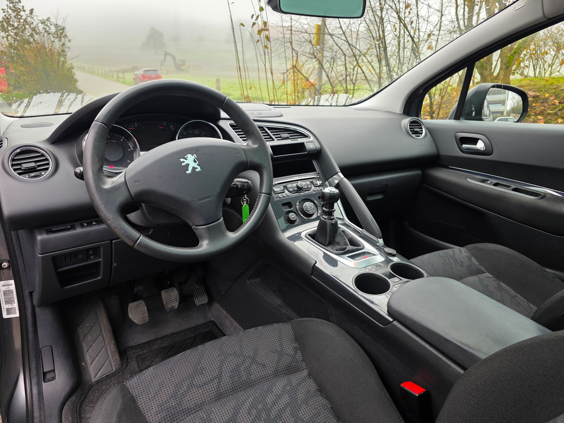 PEUGEOT 3008 2.0 HDI Business-image-9