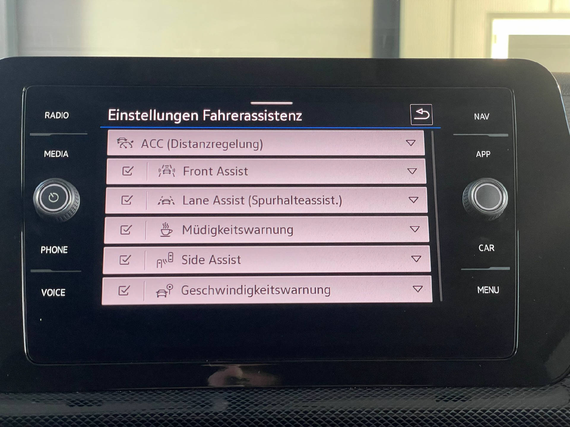 VW T-Cross 1.0 TSI 115 Life DSG-image-10