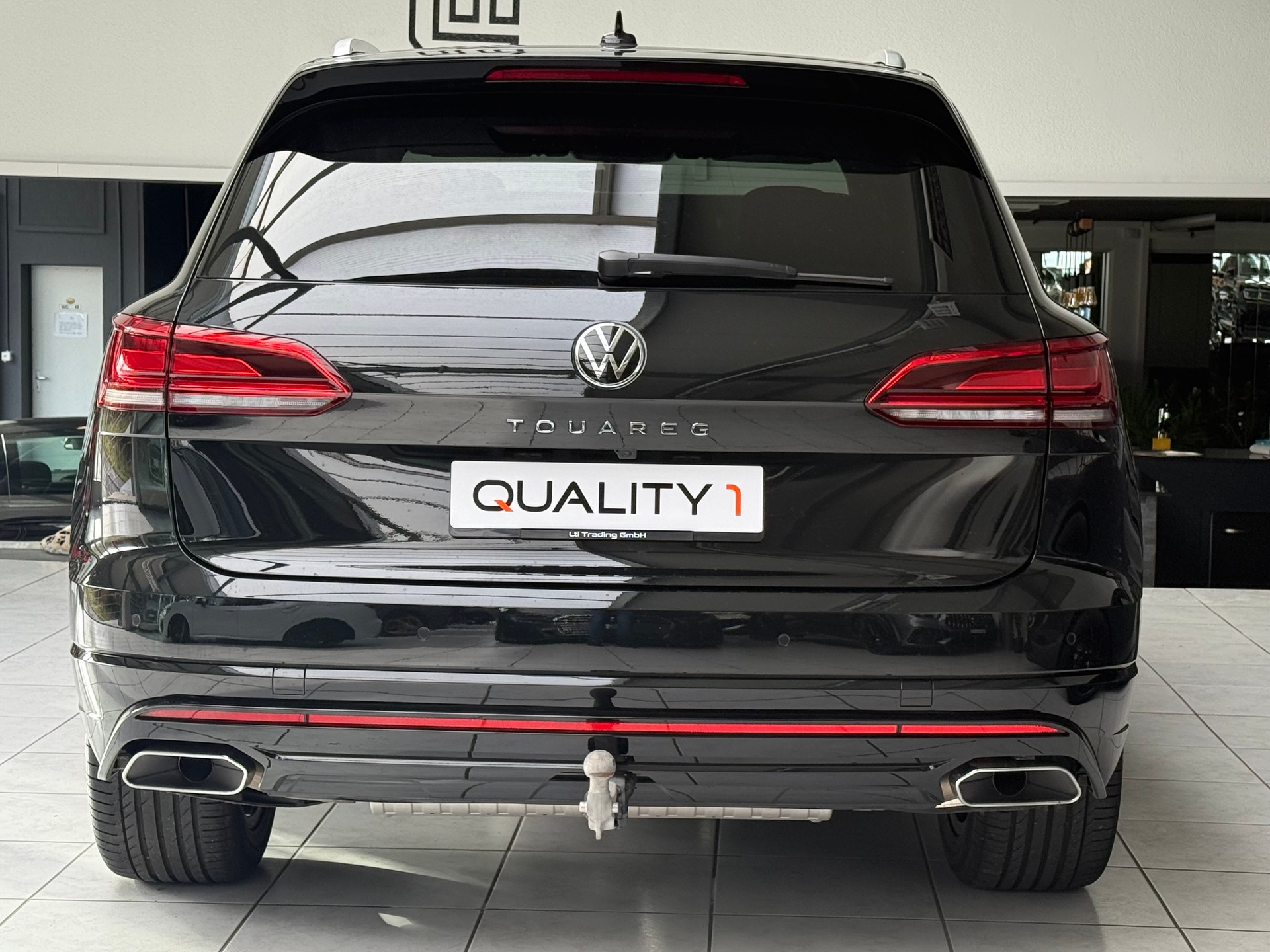 VW Touareg 3.0 TDI R Line Tiptronic-image-3