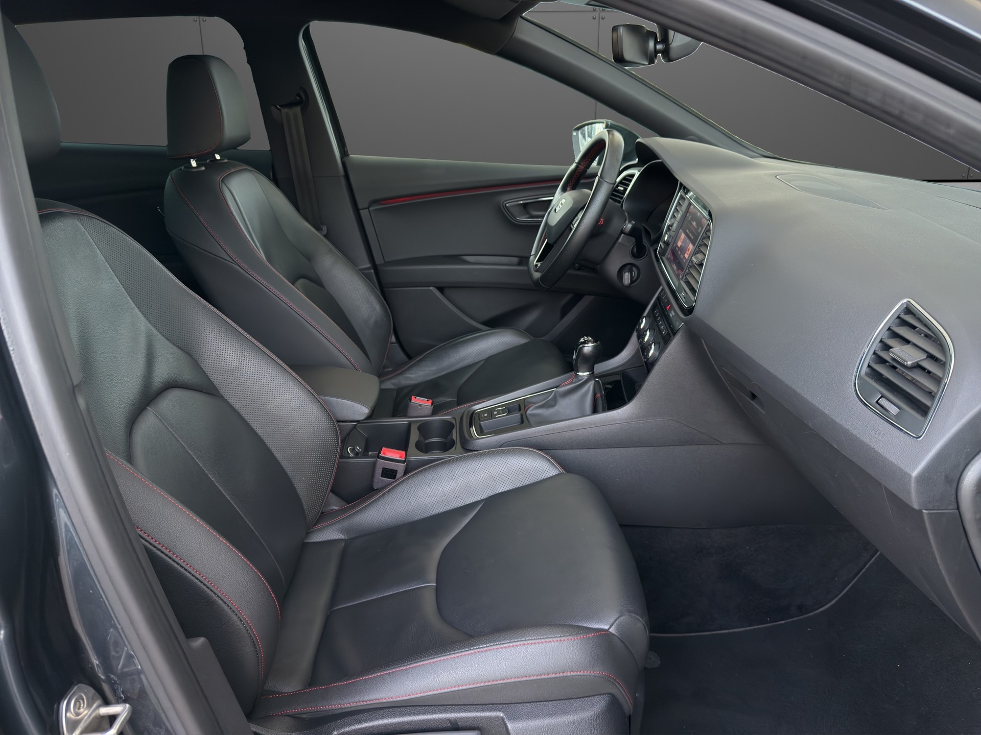 SEAT Leon 1.5 TSI EVO FR ACT FR-image-9