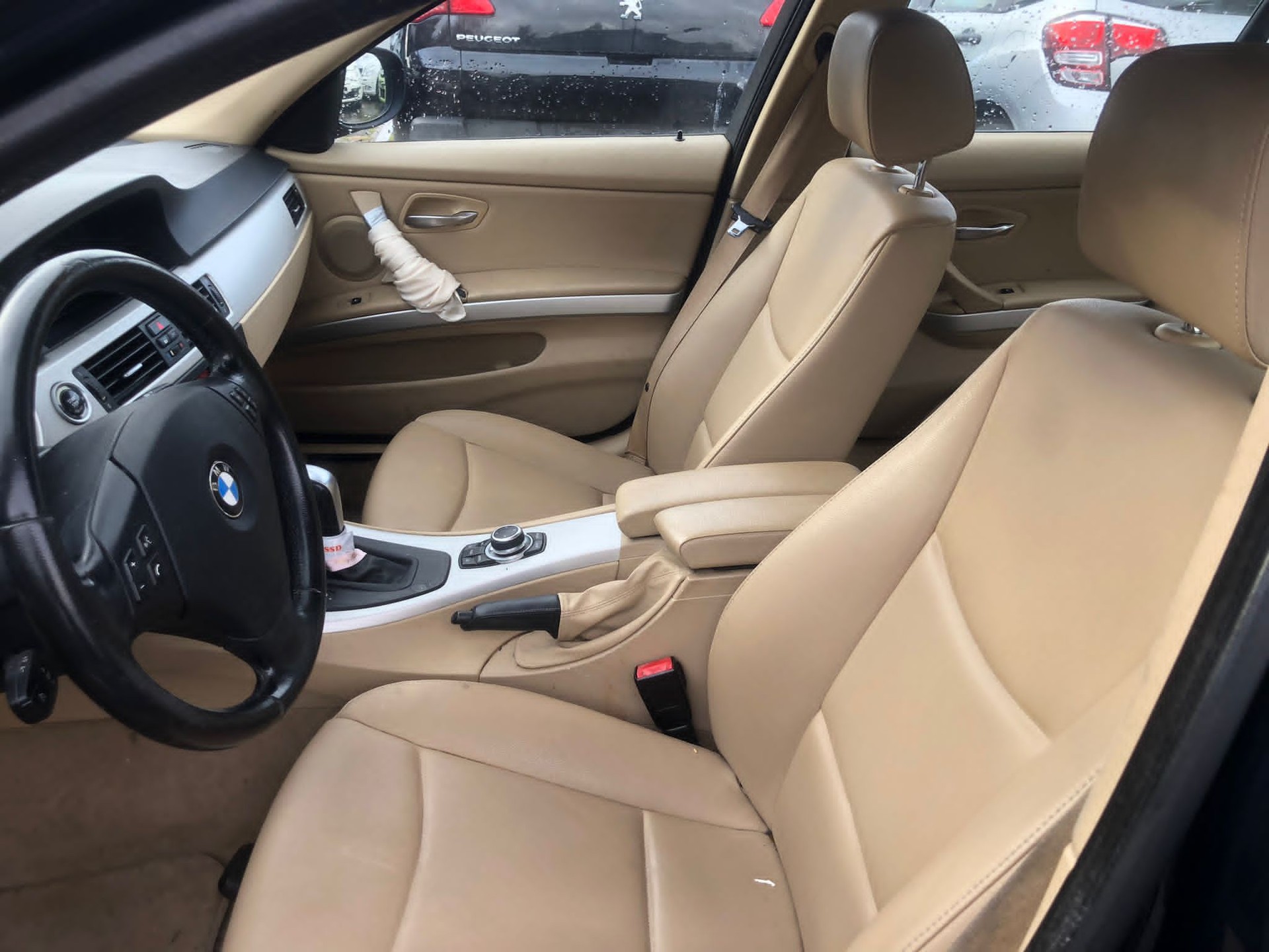 BMW 318i Dynamic Edition Steptronic-image-6