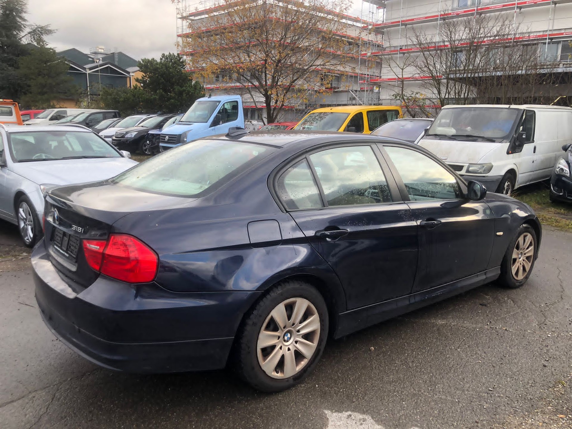 BMW 318i Dynamic Edition Steptronic-image-4