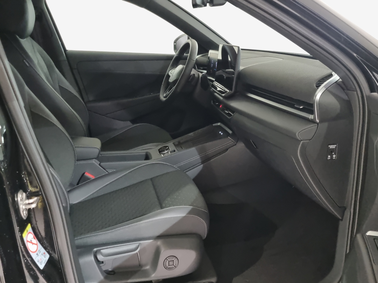 VW T-Roc 1.5 eTSI mHEV R-Line DSG-image-15
