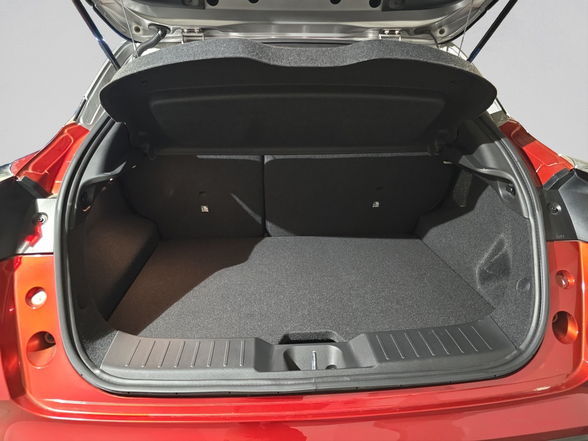 NISSAN Juke 1.6 FHEV Tekna-image-11