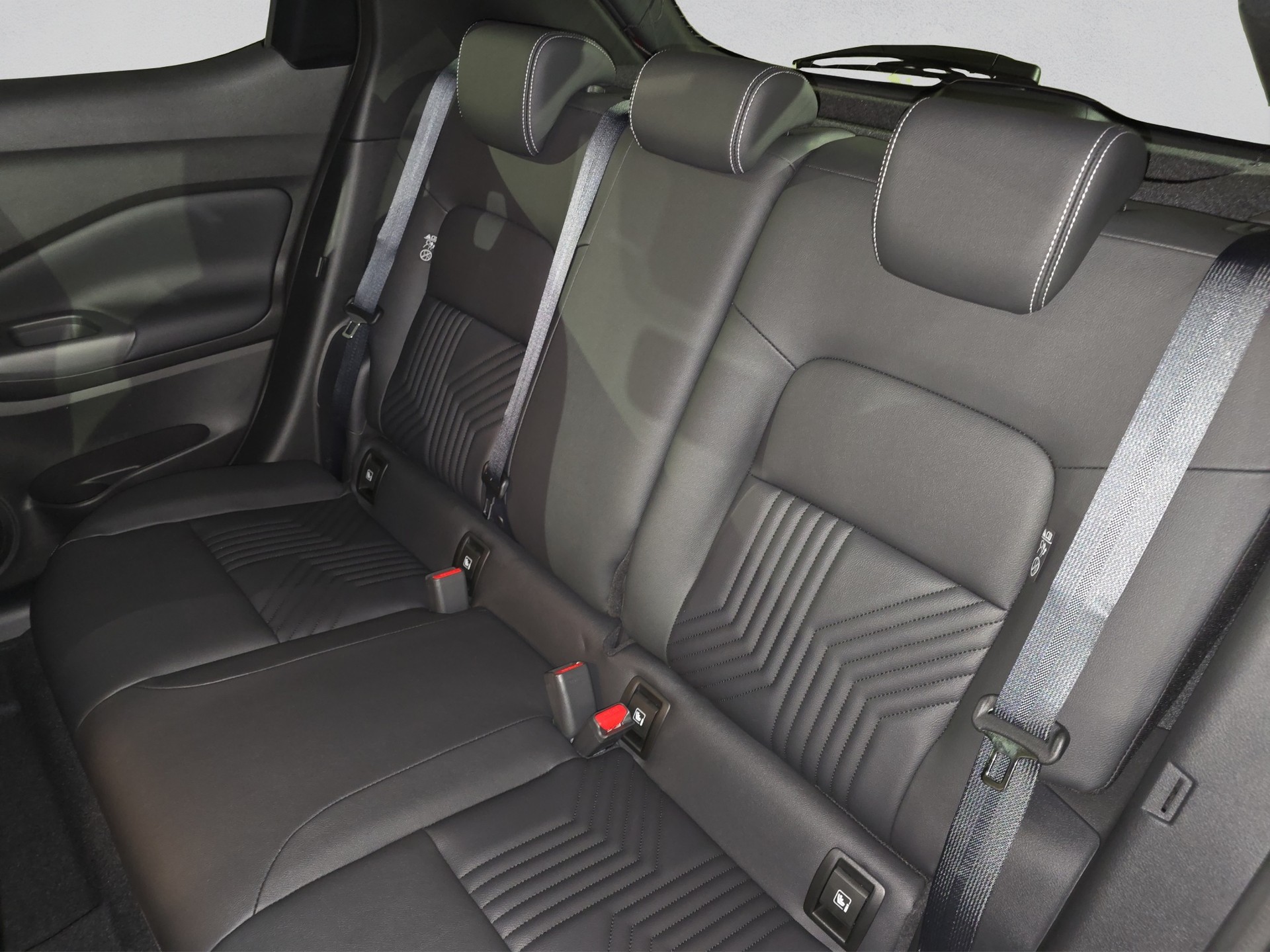 NISSAN Juke 1.6 FHEV Tekna-image-10