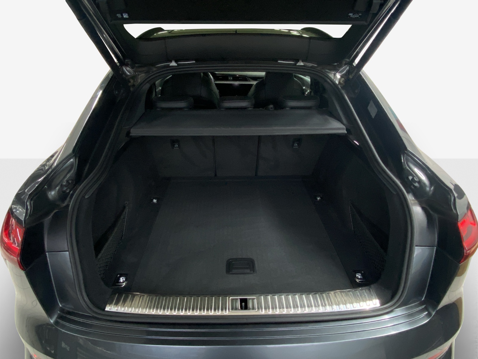 AUDI e-tron 55 Sportback S Line Black Edition quattro-image-13