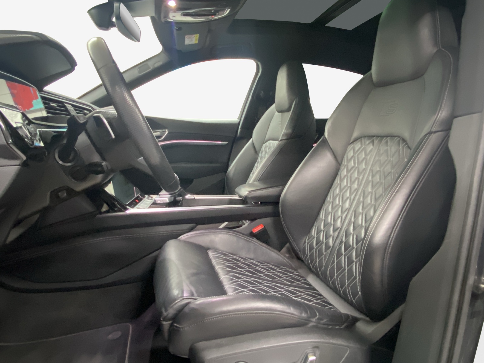 AUDI e-tron 55 Sportback S Line Black Edition quattro-image-8