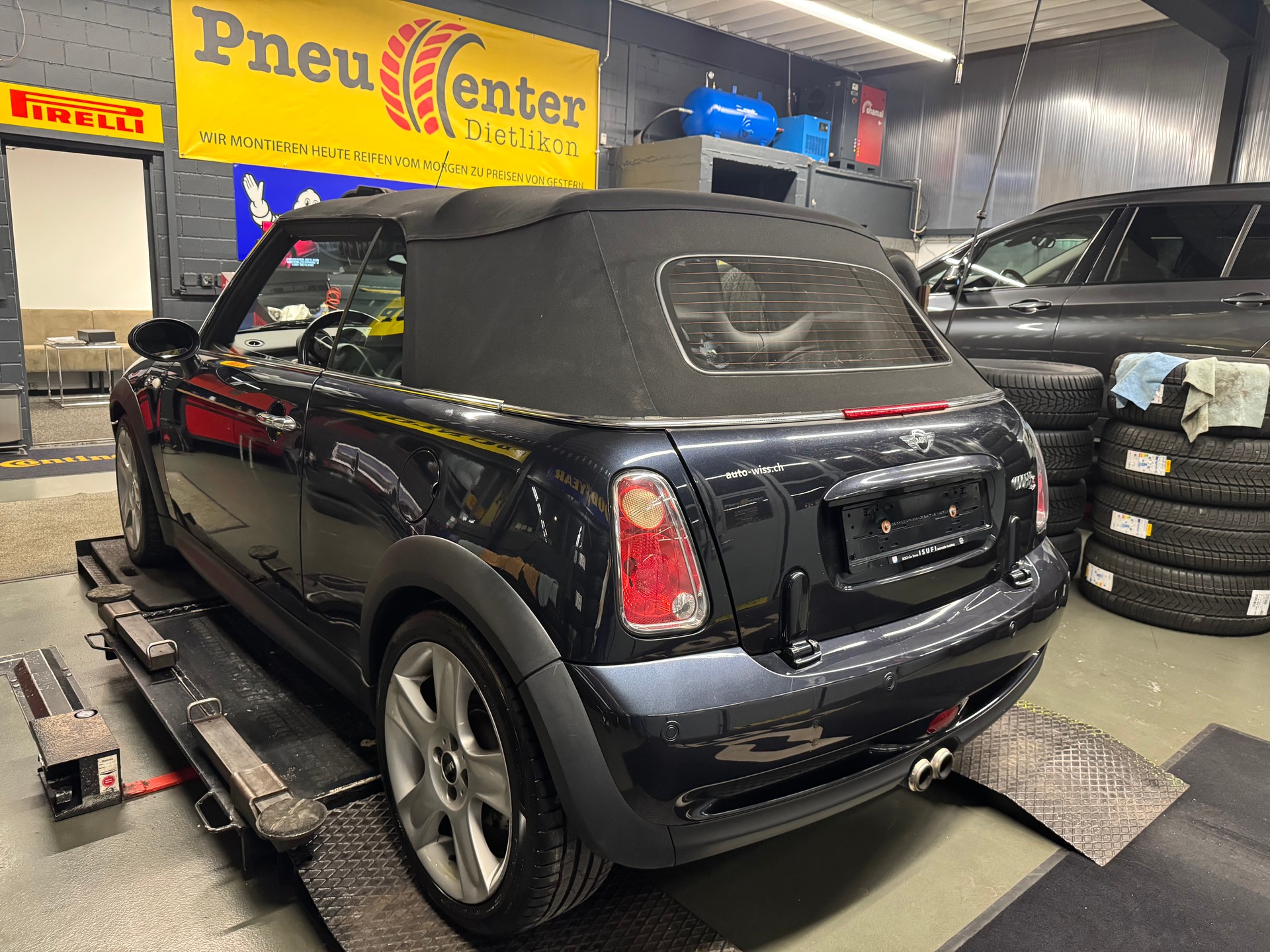 MINI Cooper S Cabriolet-image-3