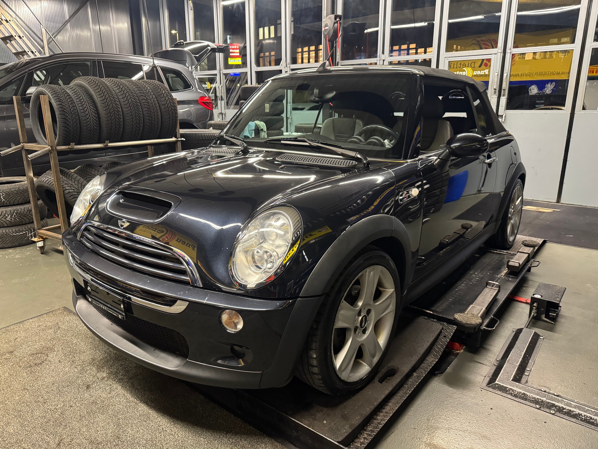 MINI Cooper S Cabriolet-image-0