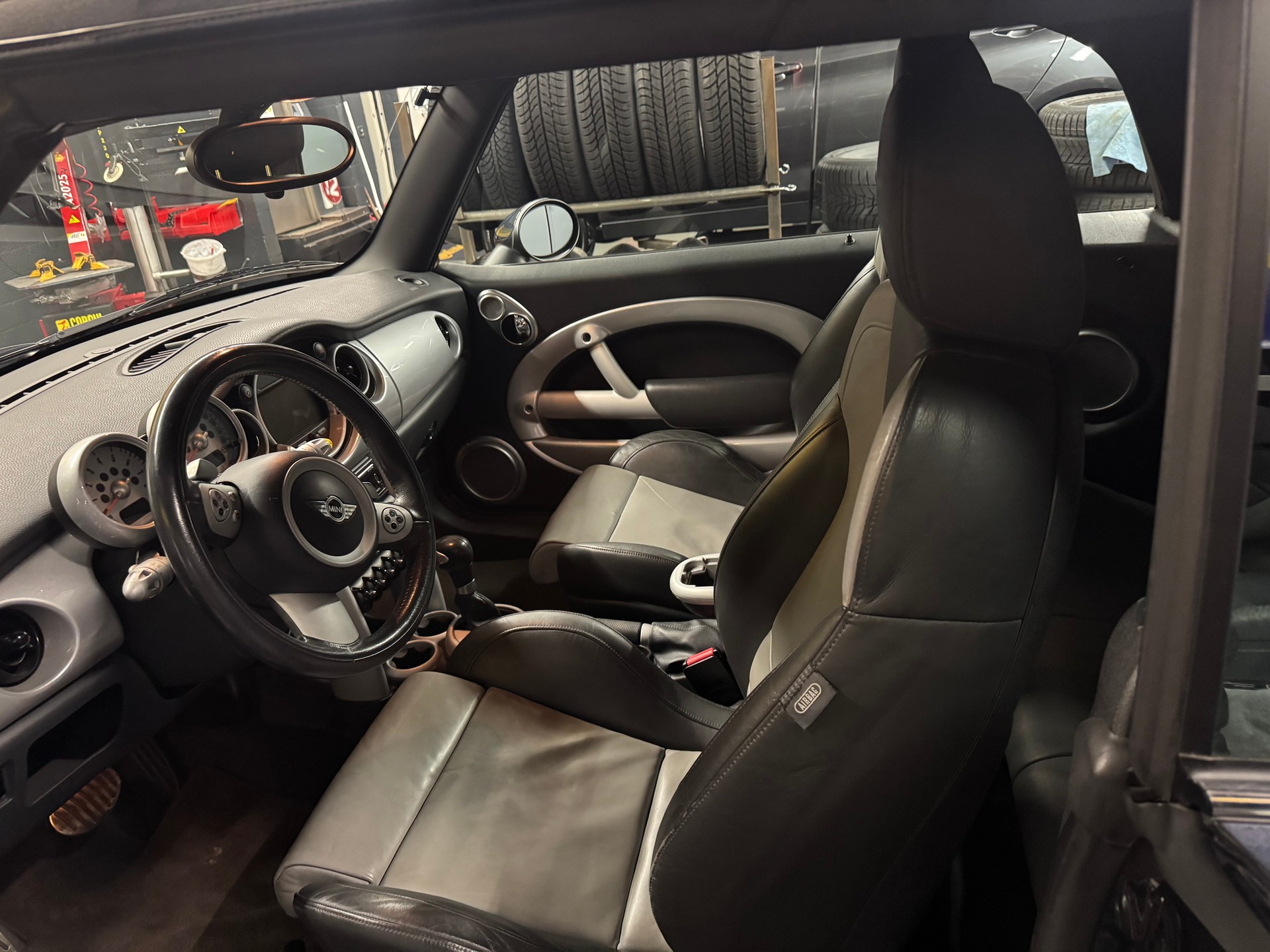 MINI Cooper S Cabriolet-image-4