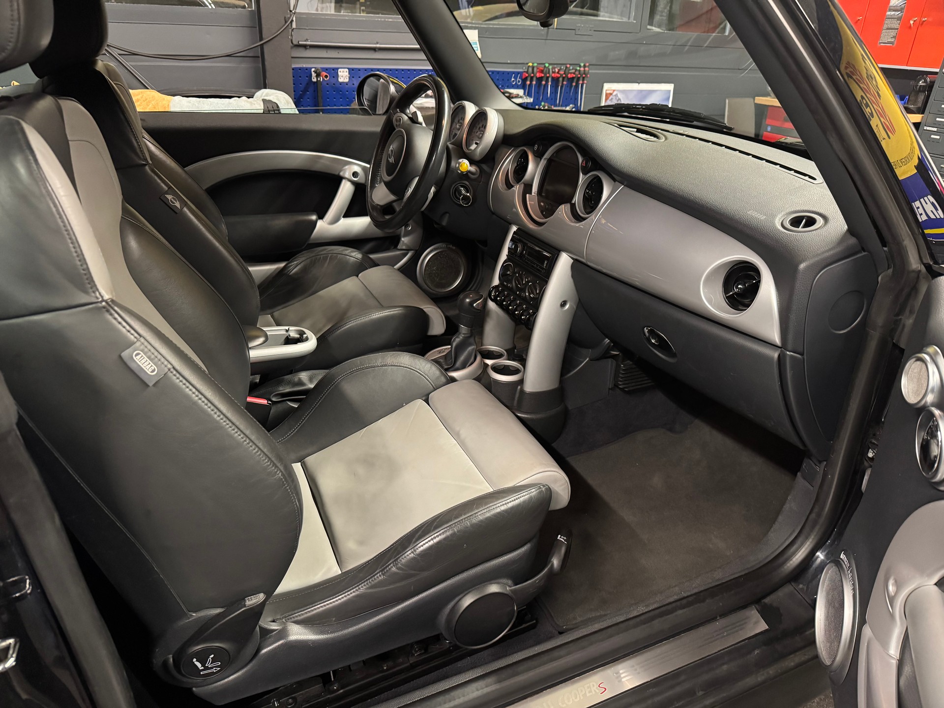 MINI Cooper S Cabriolet-image-5