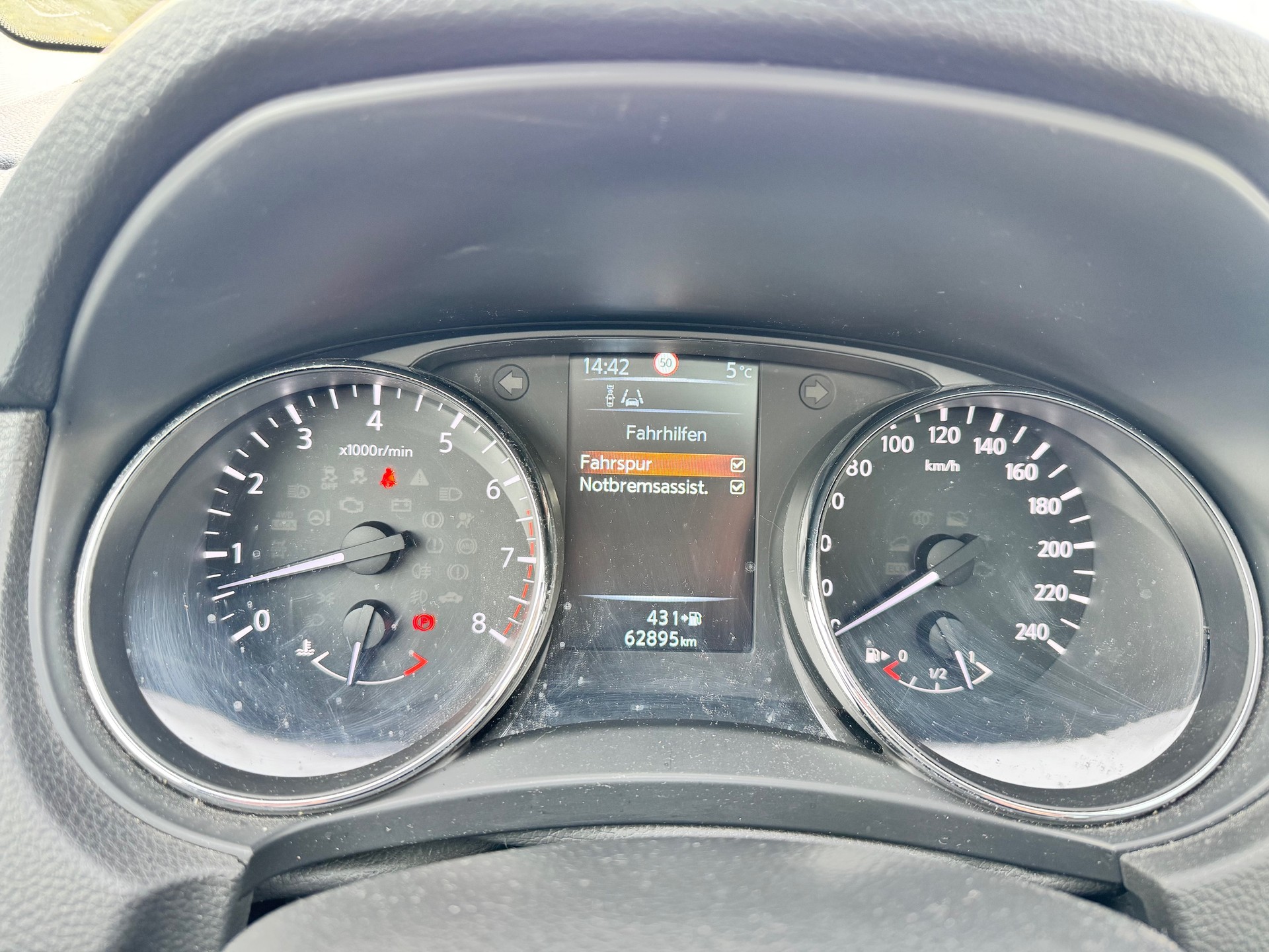 NISSAN Qashqai 1.6 DIG-T acenta-image-10