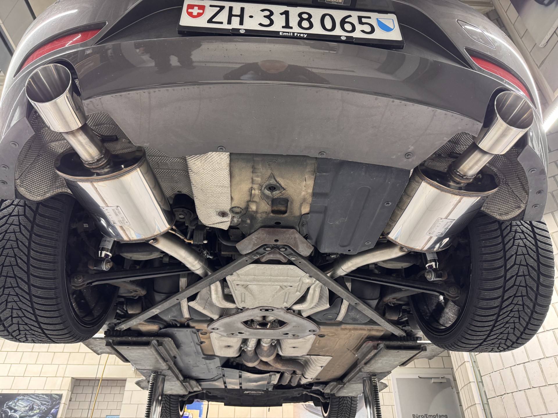 BMW Z4 sDrive35i DKG-image-2