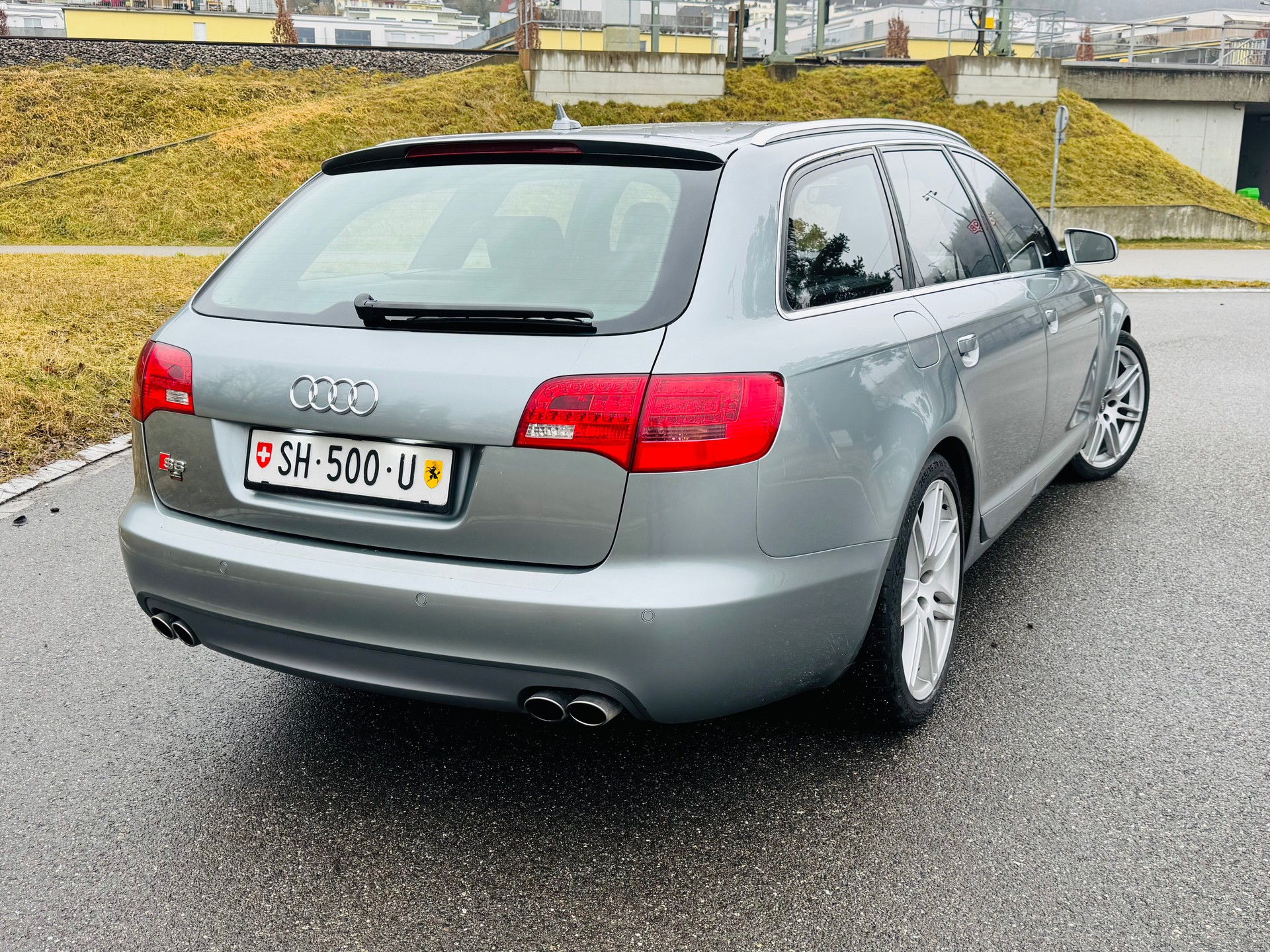 AUDI S6 Avant 5.2 V10 quattro tiptronic-image-3