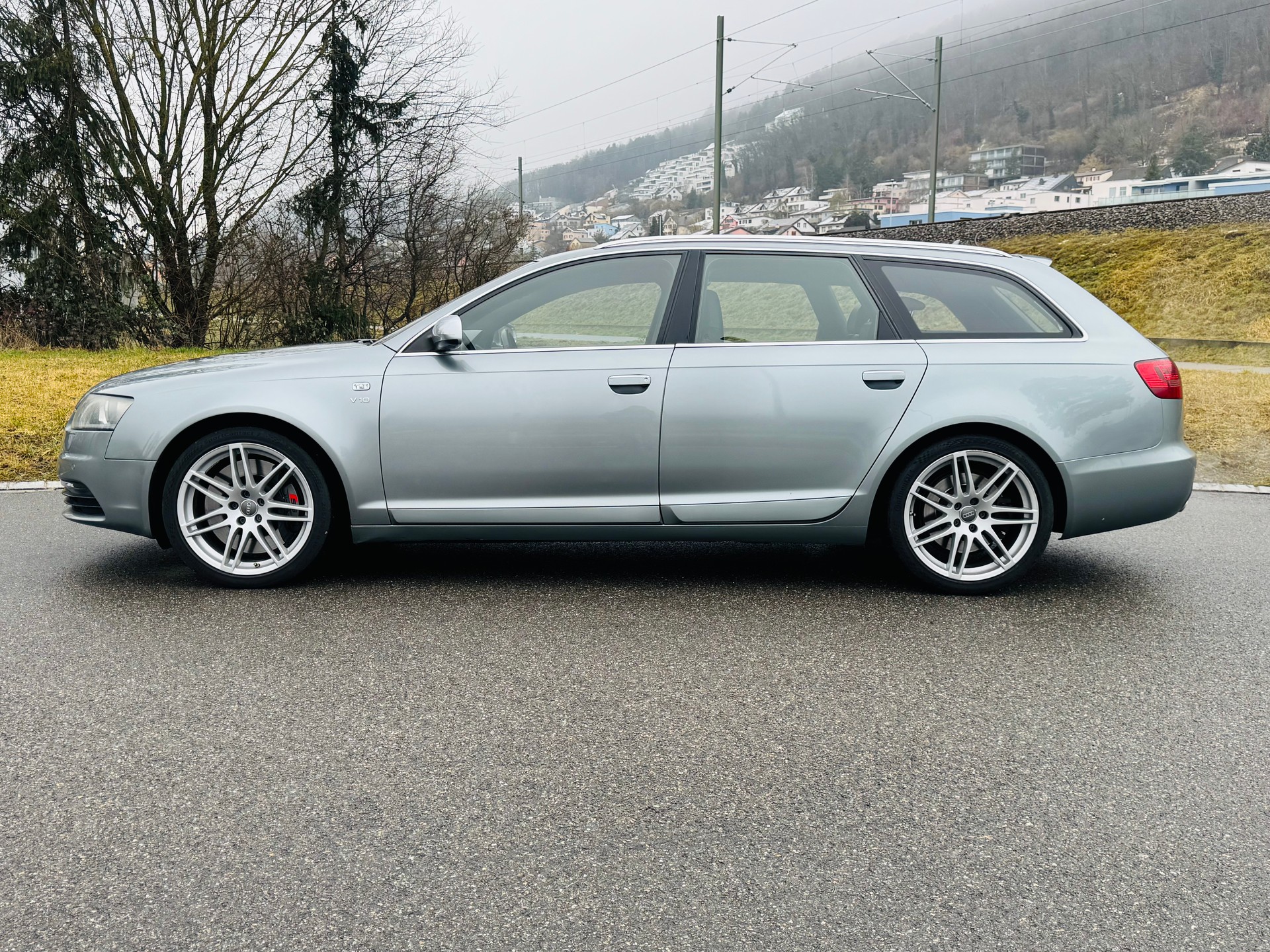 AUDI S6 Avant 5.2 V10 quattro tiptronic-image-6