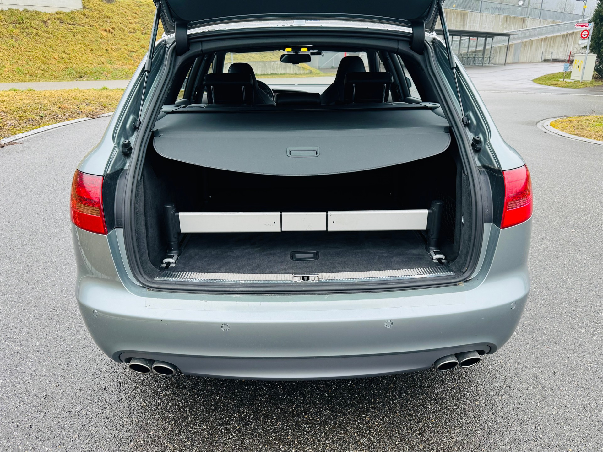 AUDI S6 Avant 5.2 V10 quattro tiptronic-image-14