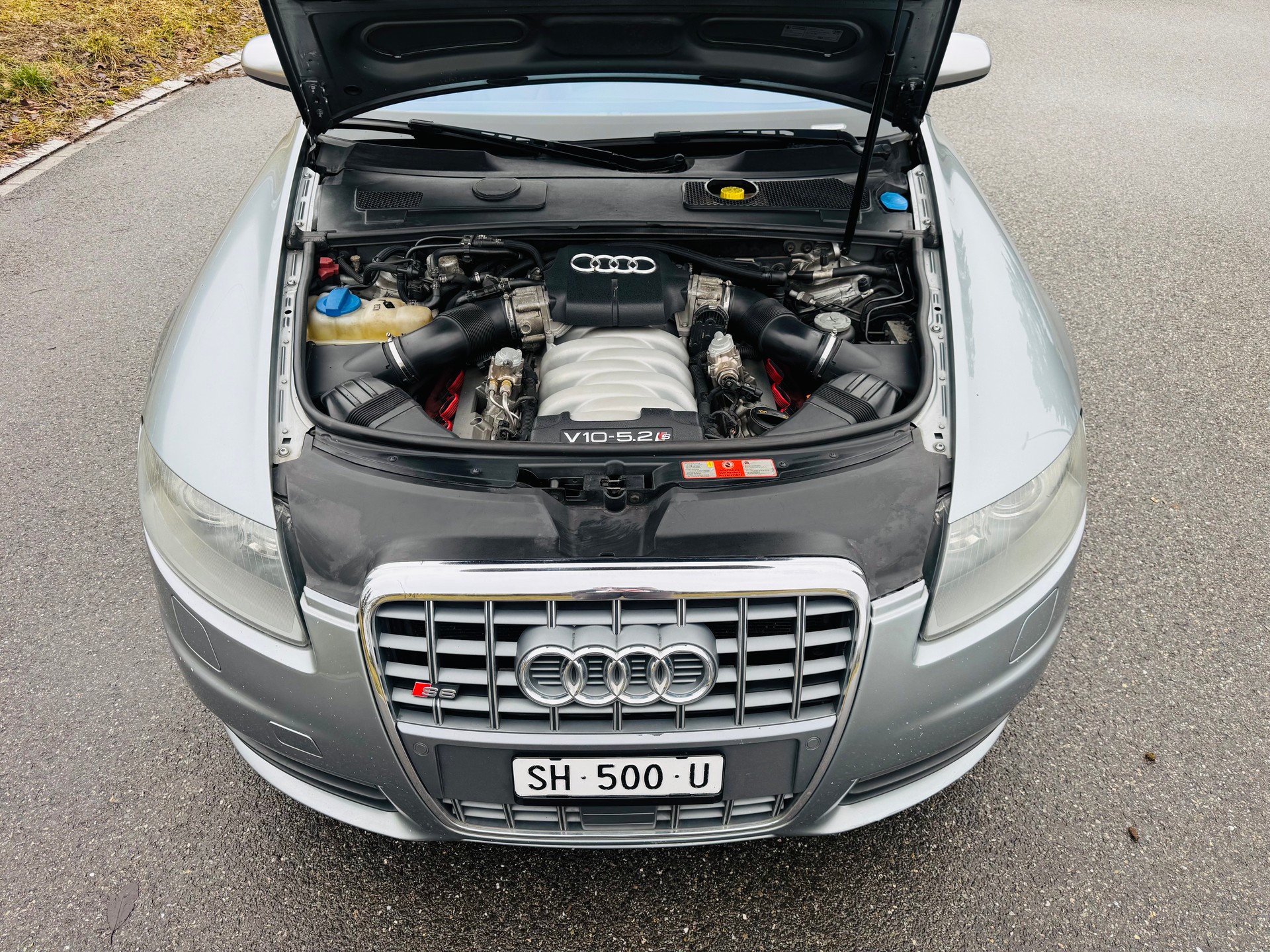 AUDI S6 Avant 5.2 V10 quattro tiptronic-image-15