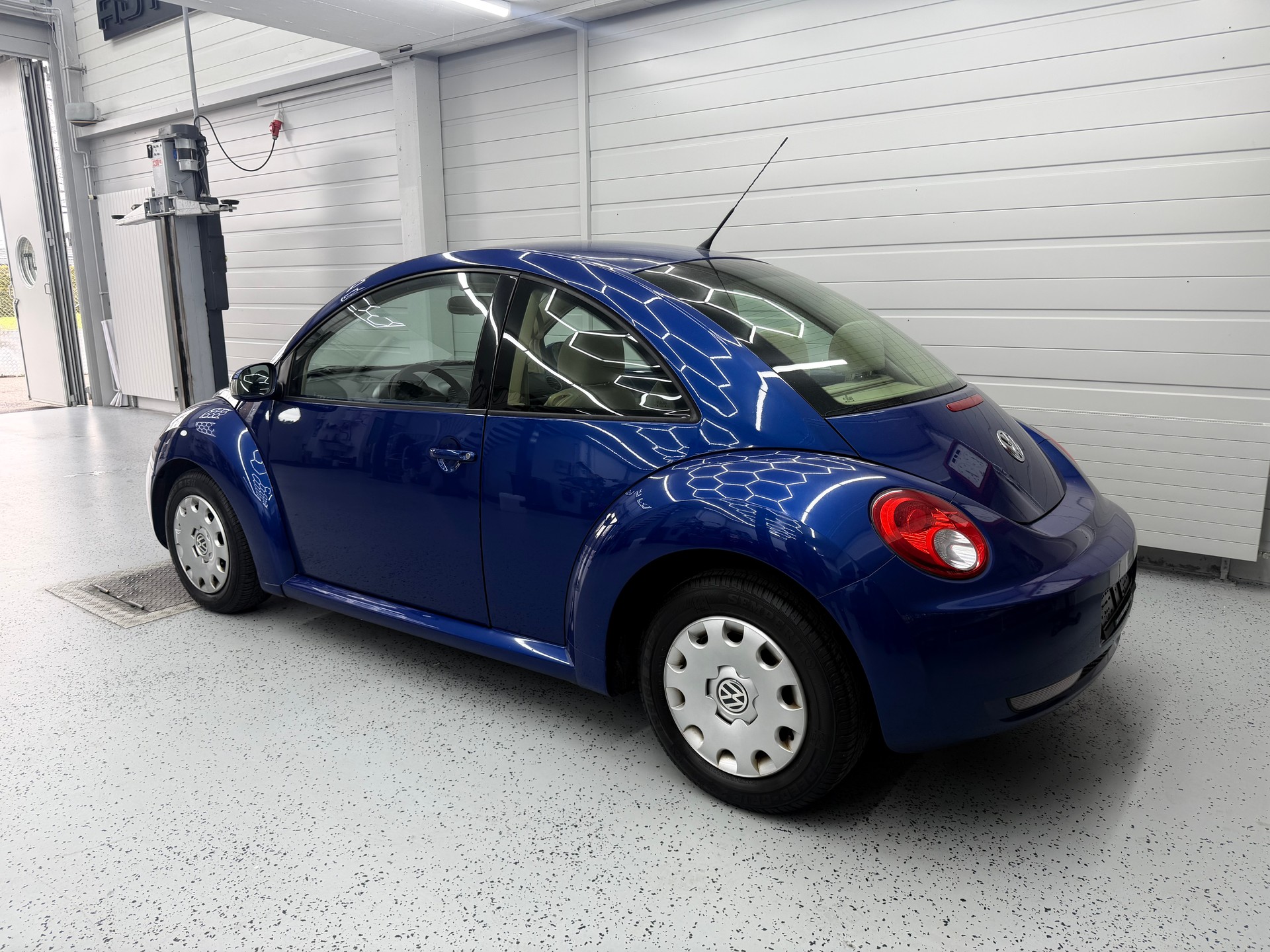 VW Beetle 1.4-image-3
