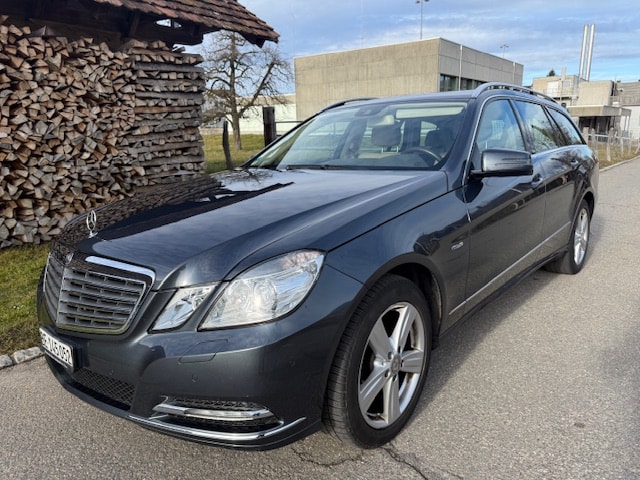MERCEDES-BENZ E 250 CDI BlueEfficiency Elégance 4Matic 7G-Tronic-image-2