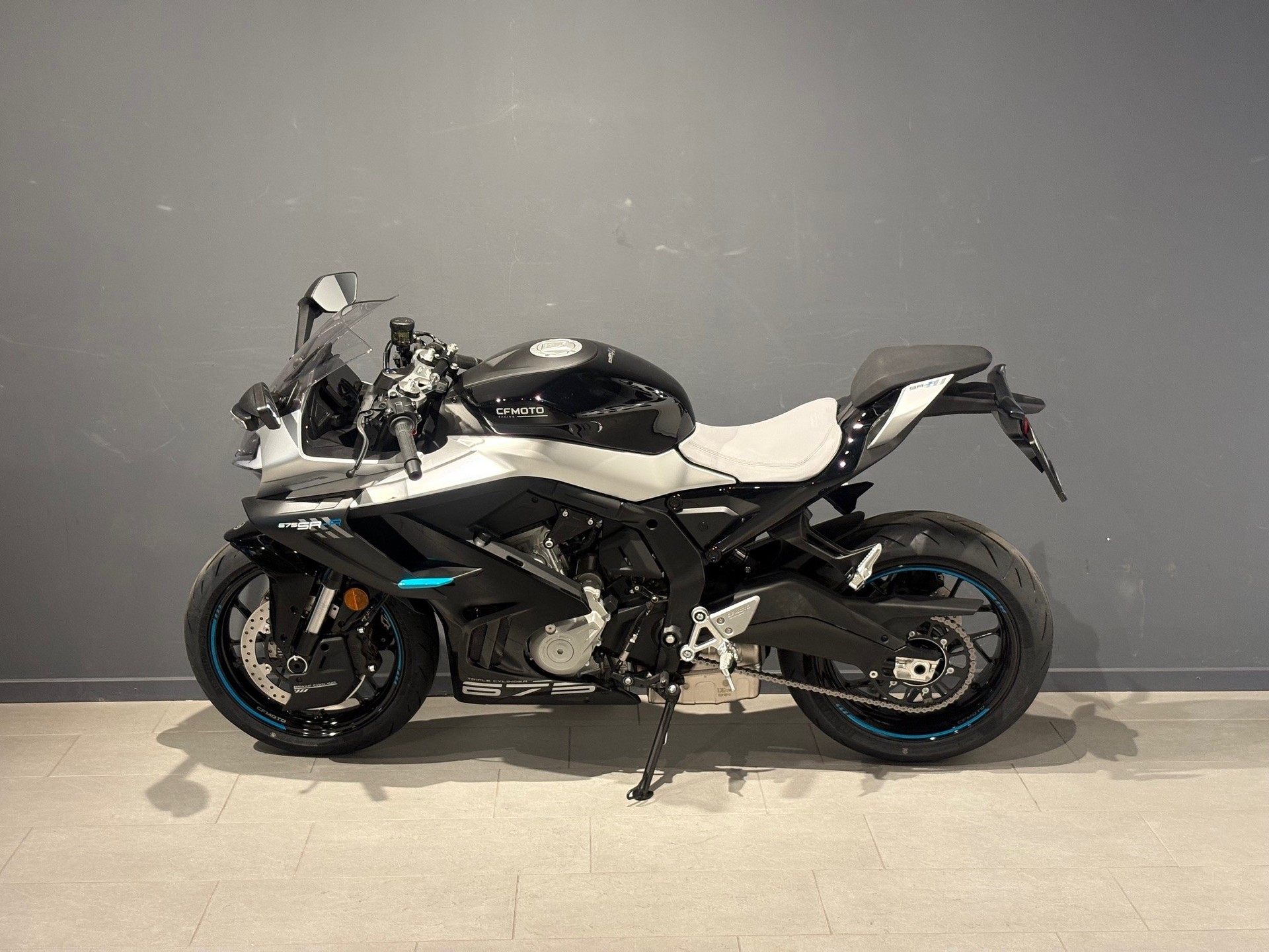 CF MOTO 675 SR-R-showroom-element-3