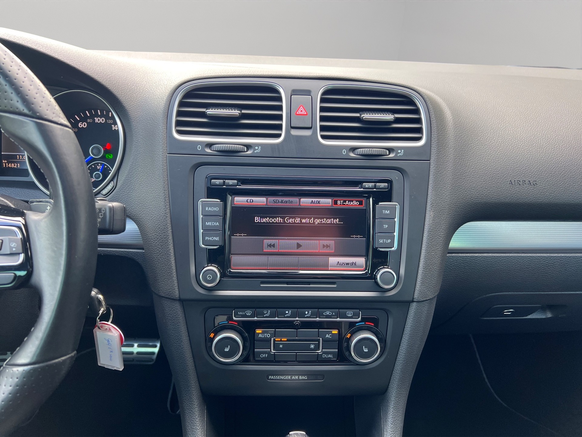VW Golf 2.0 TSI R 4Motion DSG-image-17