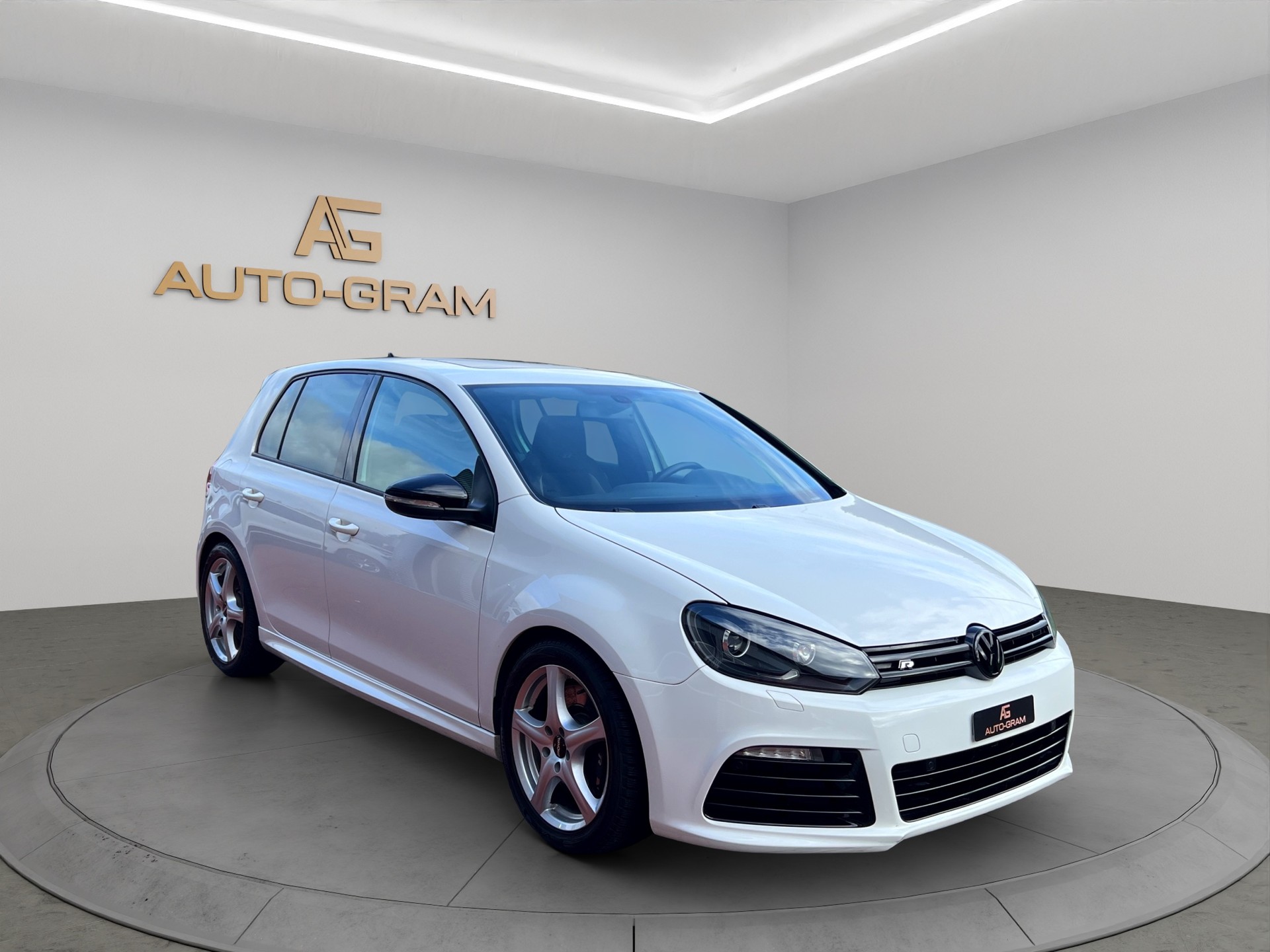VW Golf 2.0 TSI R 4Motion DSG-image-6
