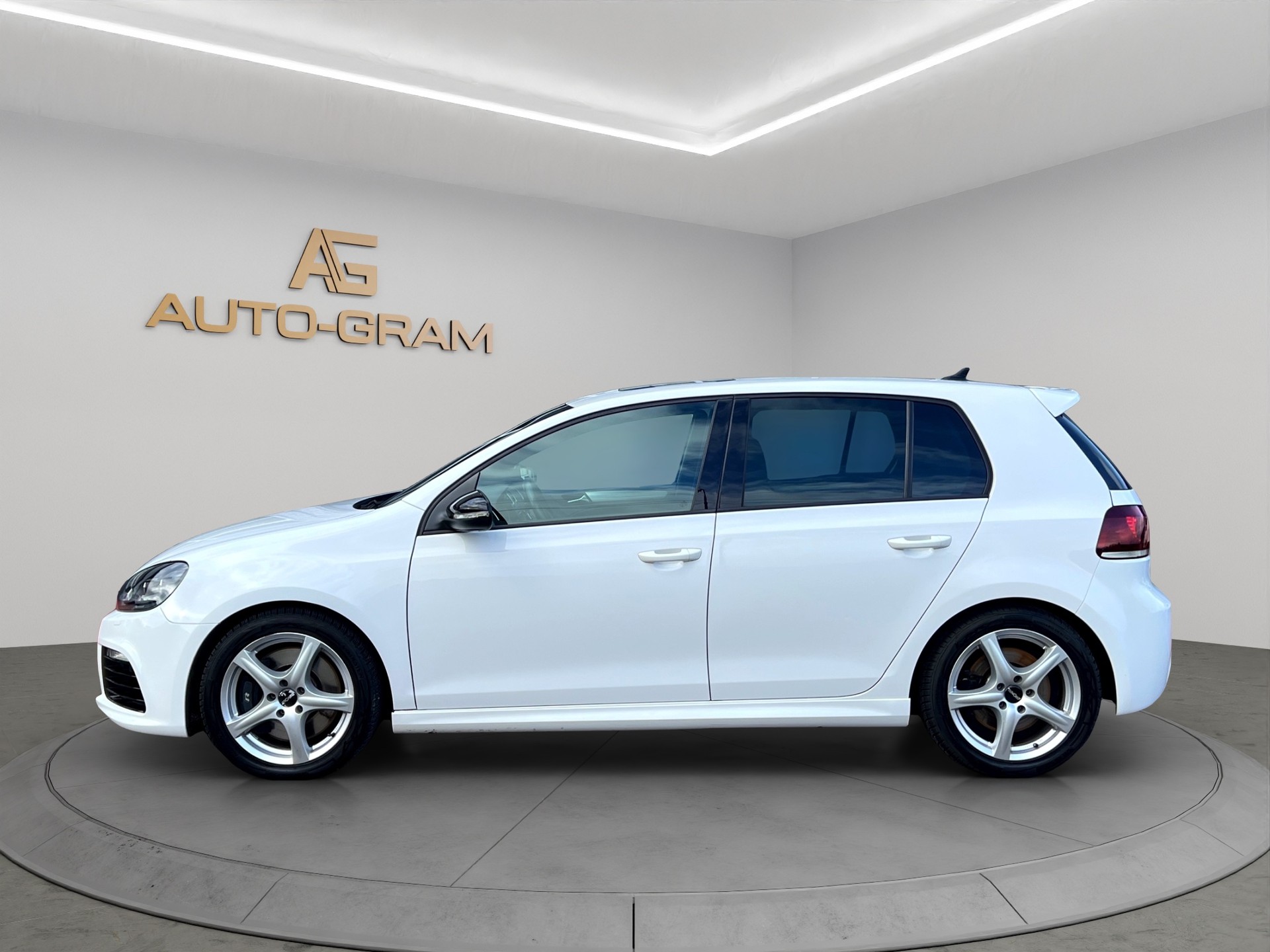 VW Golf 2.0 TSI R 4Motion DSG-image-1
