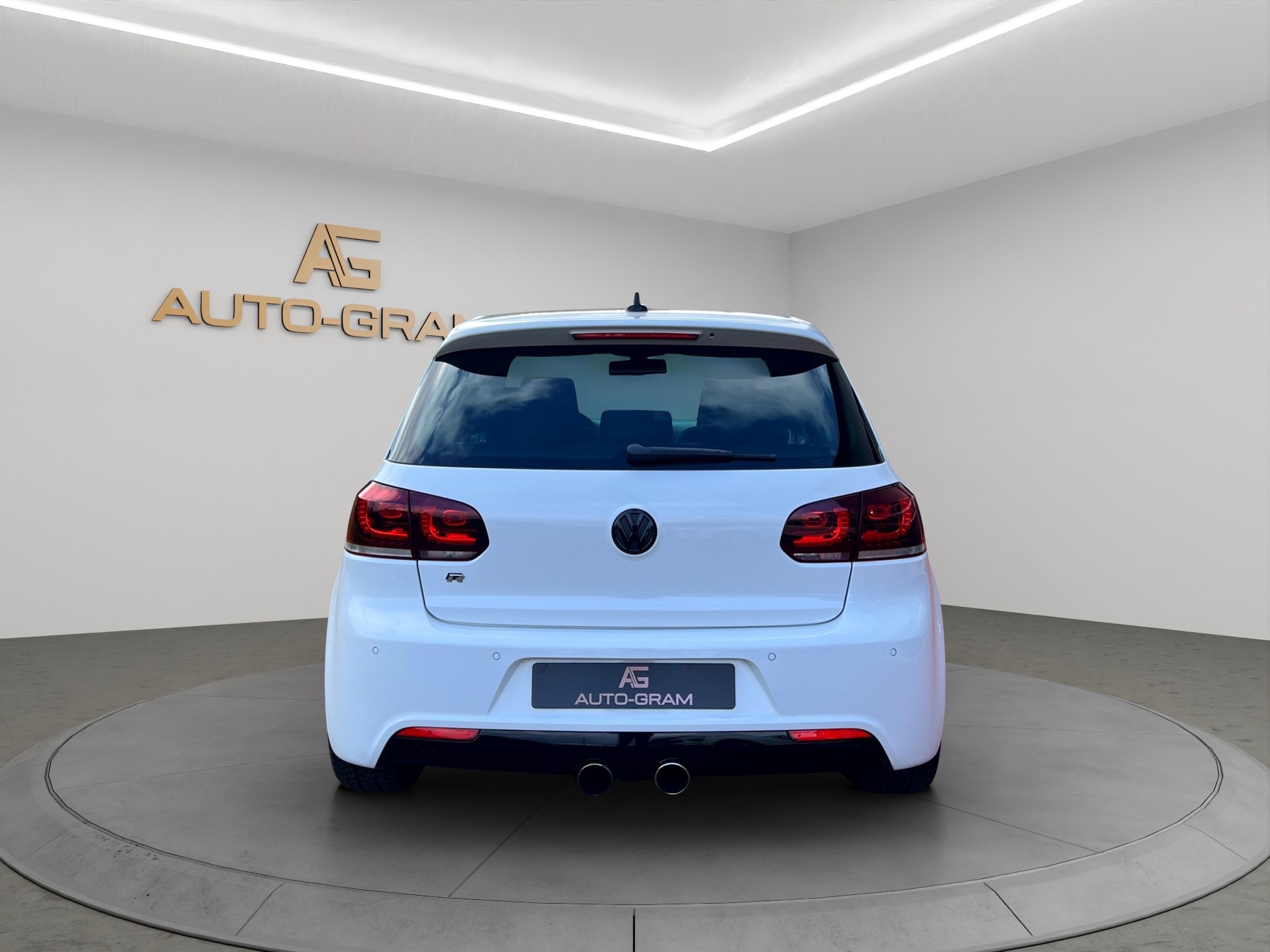 VW Golf 2.0 TSI R 4Motion DSG-image-3