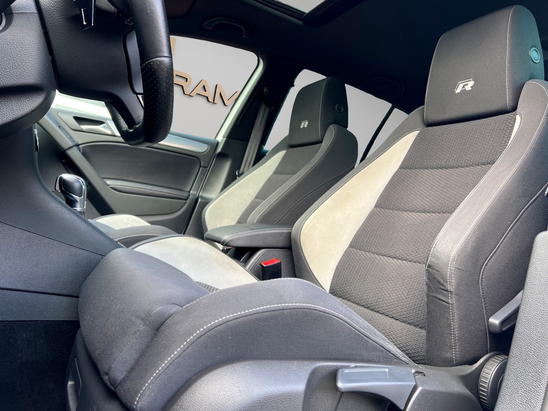 VW Golf 2.0 TSI R 4Motion DSG-image-11
