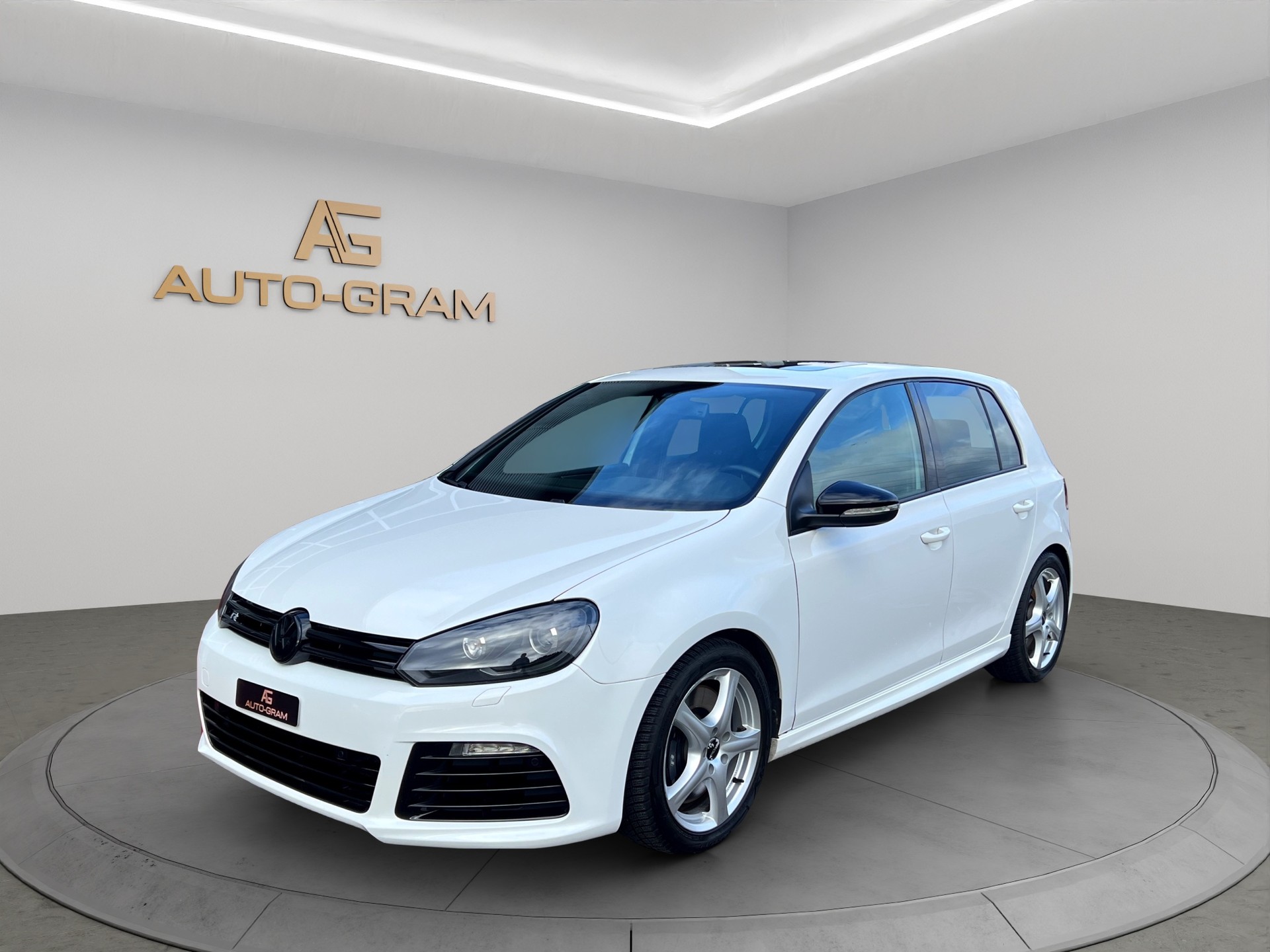 VW Golf 2.0 TSI R 4Motion DSG-image-0