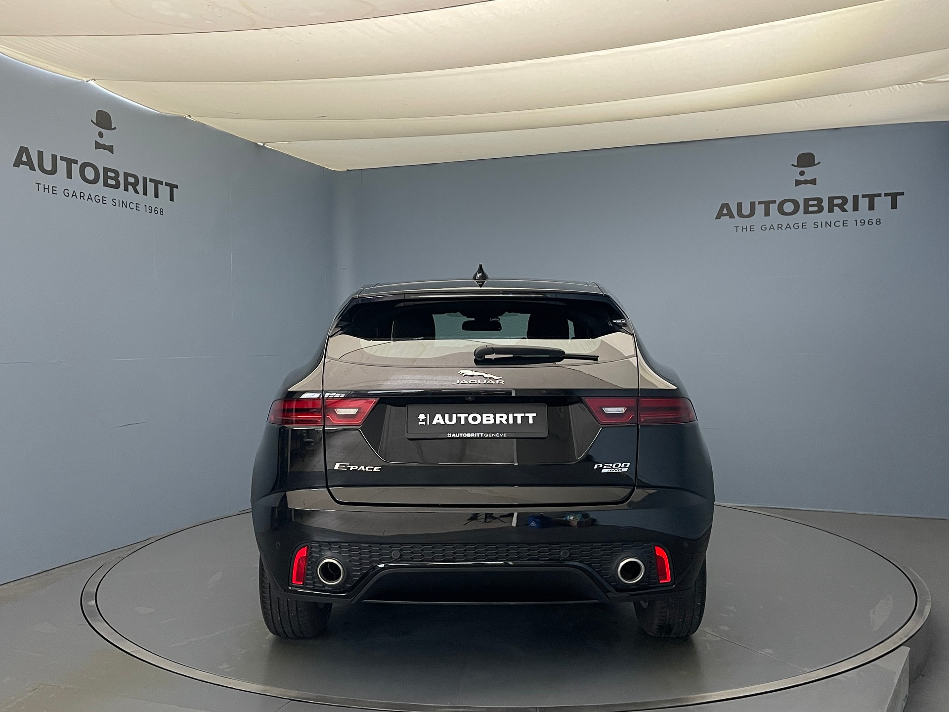 JAGUAR E-Pace 2.0 T 200 R-Dynamic AWD-image-4
