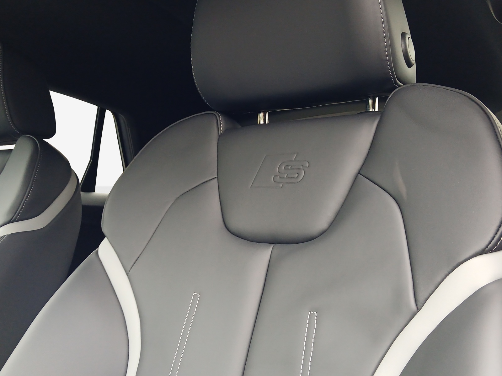 AUDI Q2 40 TFSI S line Attraction quattro S-tronic-image-13