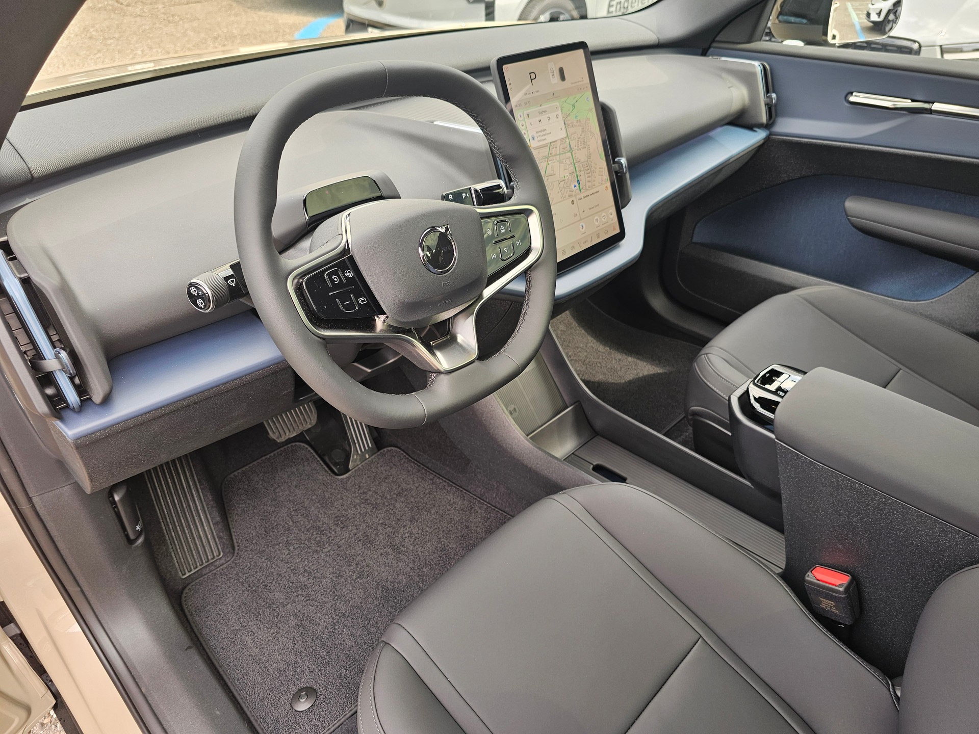 VOLVO EX30 Cross Country E60 69kWh Twin Performance AWD-image-8